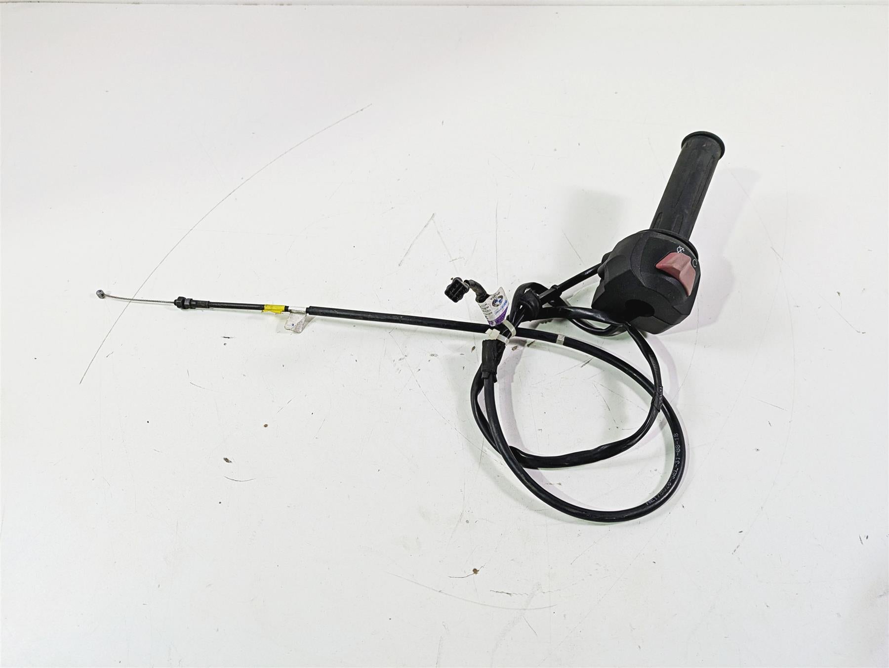 2019 BMW G310GS K02 Right Hand Stat Stop Throttle Control Switch 61318545350 {{ shop.shopifyCountryName }} - Mototech271