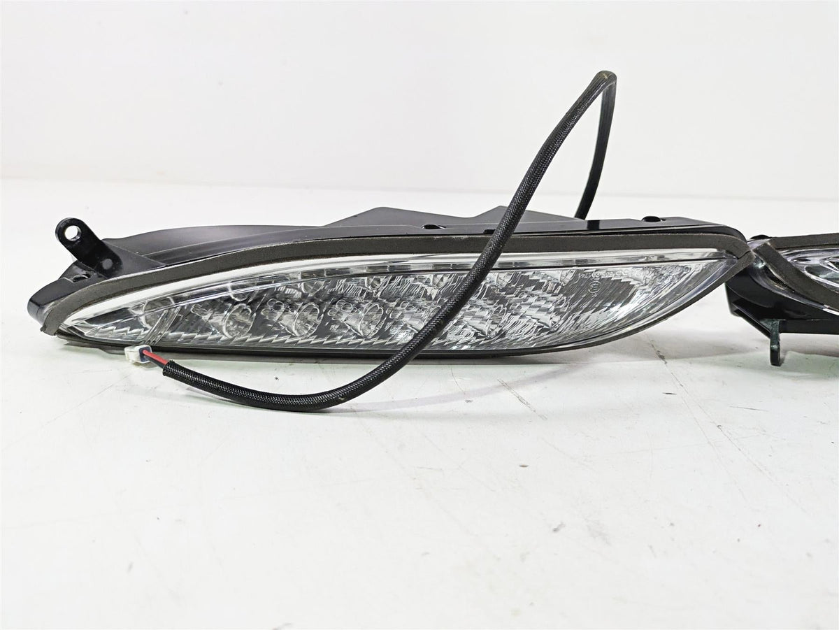 2018 Indian Chieftain Limited Front Blinker Turn Signal Set R 2412456 L 2412455 {{ shop.shopifyCountryName }} - Mototech271