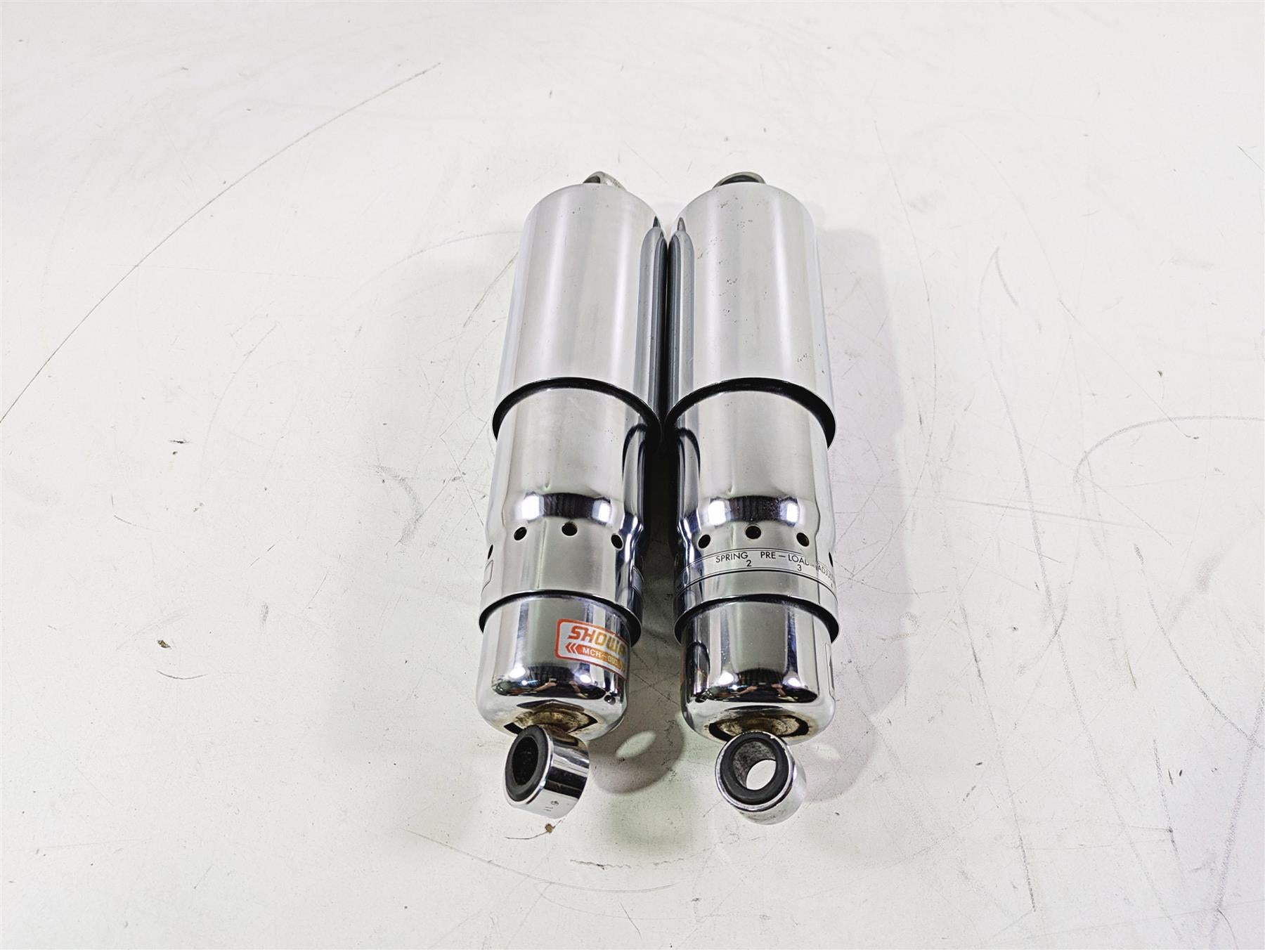 2002 Honda V-Twin VTX1800 C Rear Suspension Shock Damper Set Showa 52400-MCH-631 {{ shop.shopifyCountryName }} - Mototech271