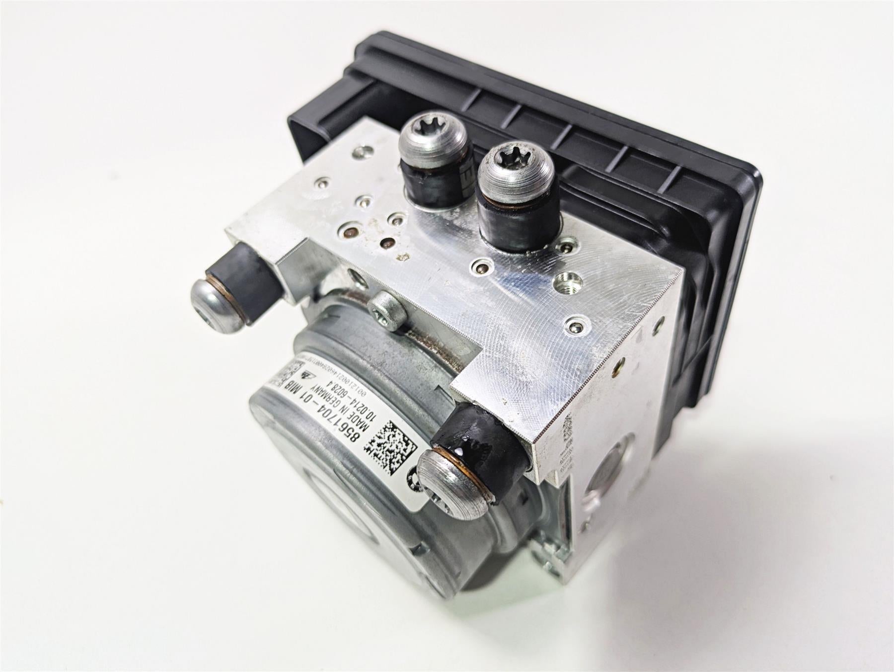 2016 BMW R1200RT K52 Abs Brake Pump Pressure Module 34519444398 {{ shop.shopifyCountryName }} - Mototech271