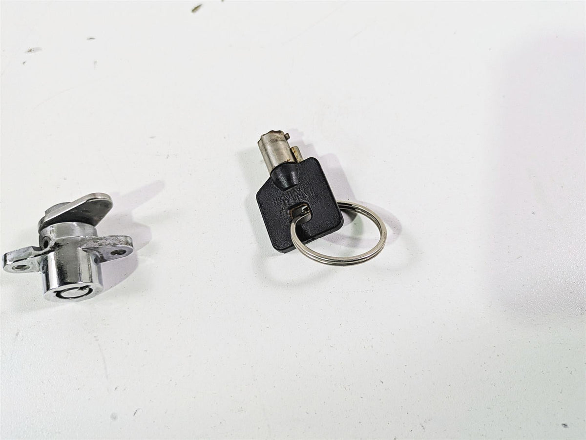 2009 Harley Touring FLHX Street Glide Ignition Switch Key Lock Set 71572-06 {{ shop.shopifyCountryName }} - Mototech271