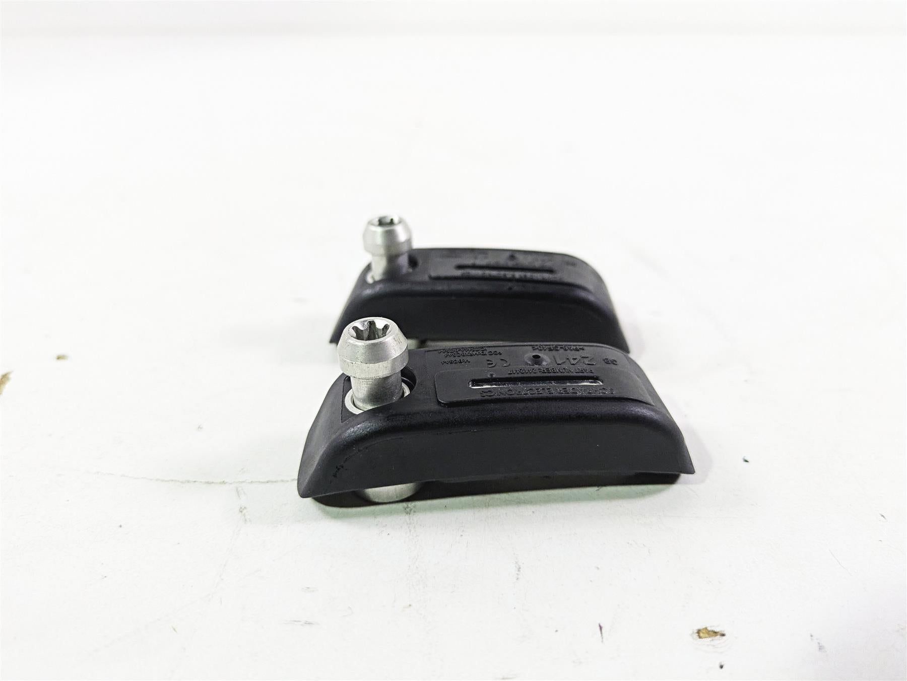 2019 Indian Chieftain Limited Tire Pressure Sensor Set 2412417 2208712 {{ shop.shopifyCountryName }} - Mototech271