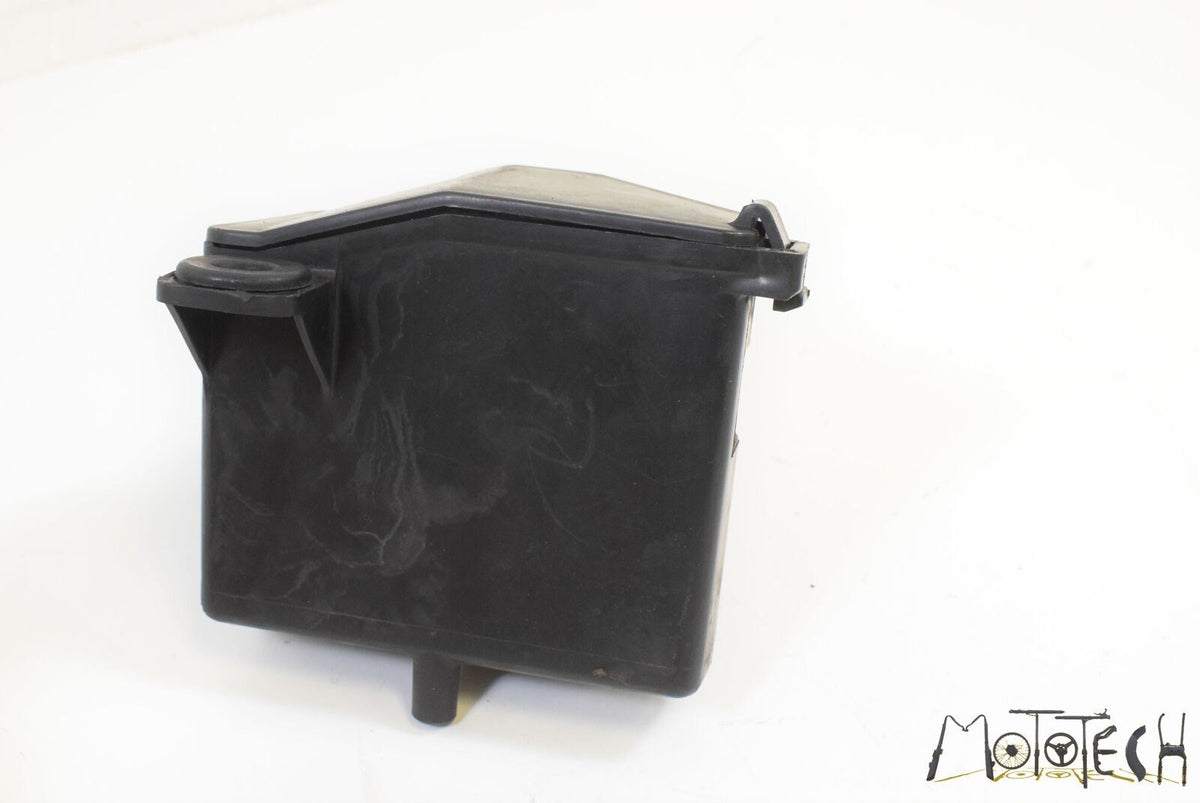1982 Yamaha XS650 S Storage Tool Box Container 5V4-21258-00-00 {{ shop.shopifyCountryName }} - Mototech271