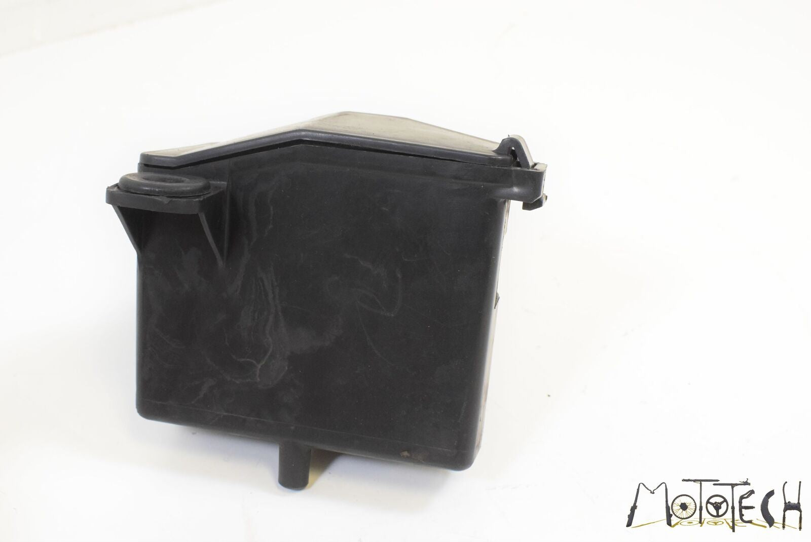 1982 Yamaha XS650 S Storage Tool Box Container 5V4-21258-00-00 {{ shop.shopifyCountryName }} - Mototech271