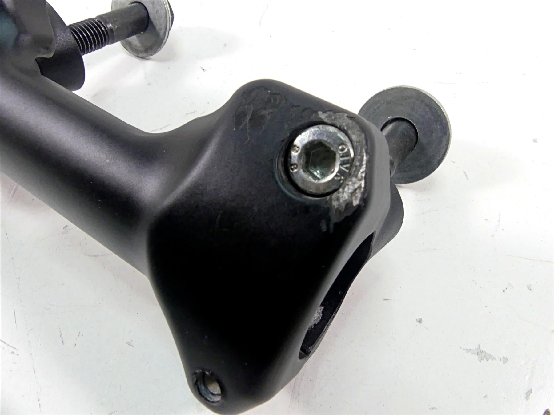 2019 Indian Chieftain Classic Handlebar Handle Bar Clamps Risers 5139656 5639269 {{ shop.shopifyCountryName }} - Mototech271