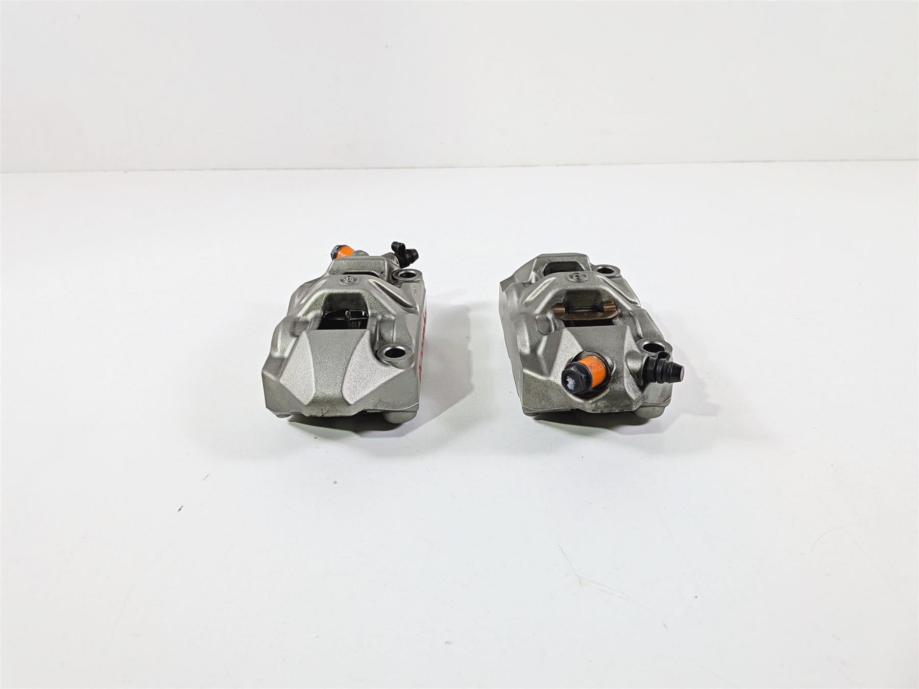 2019 Triumph Speed Triple RS 1050 Brembo Front Brake Caliper M4 100mm T2023540 {{ shop.shopifyCountryName }} - Mototech271