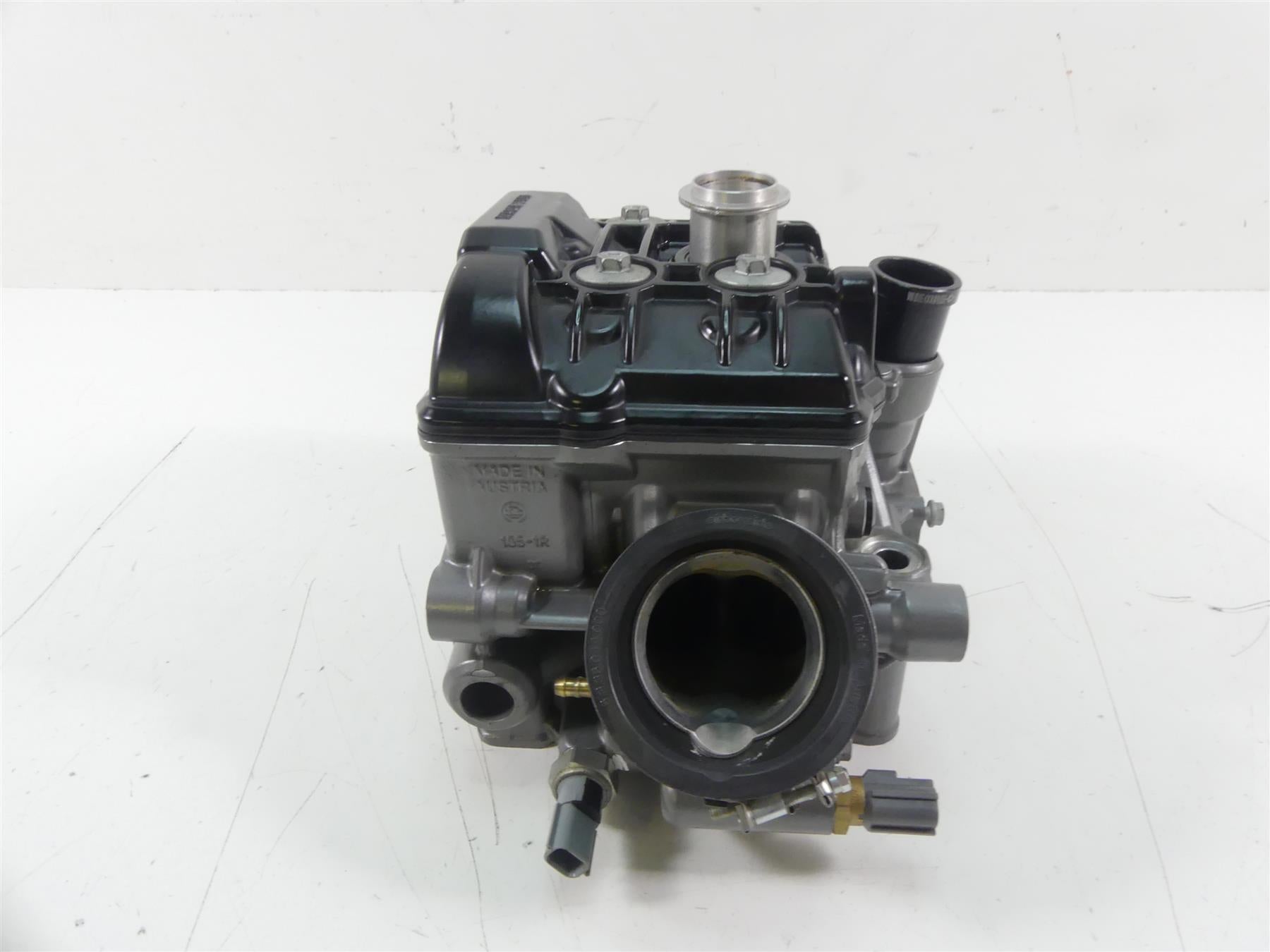 2015 KTM 1190 Adventure R Front Cylinderhead Cylinder Head - Read 6133602010024 {{ shop.shopifyCountryName }} - Mototech271