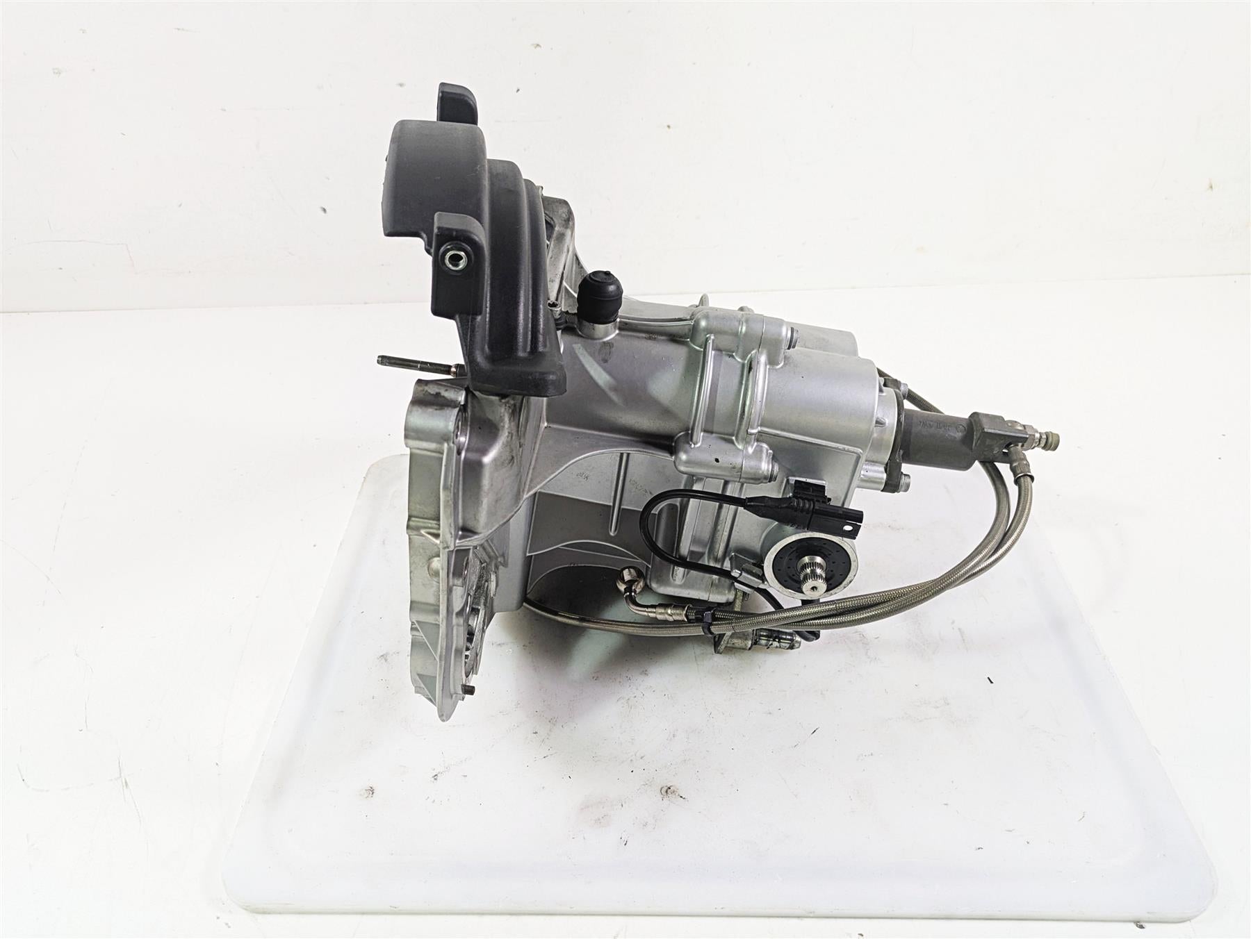 2010 BMW R1200GS K25 Transmission Gear Box & Cover 23007726516 23007721742 {{ shop.shopifyCountryName }} - Mototech271