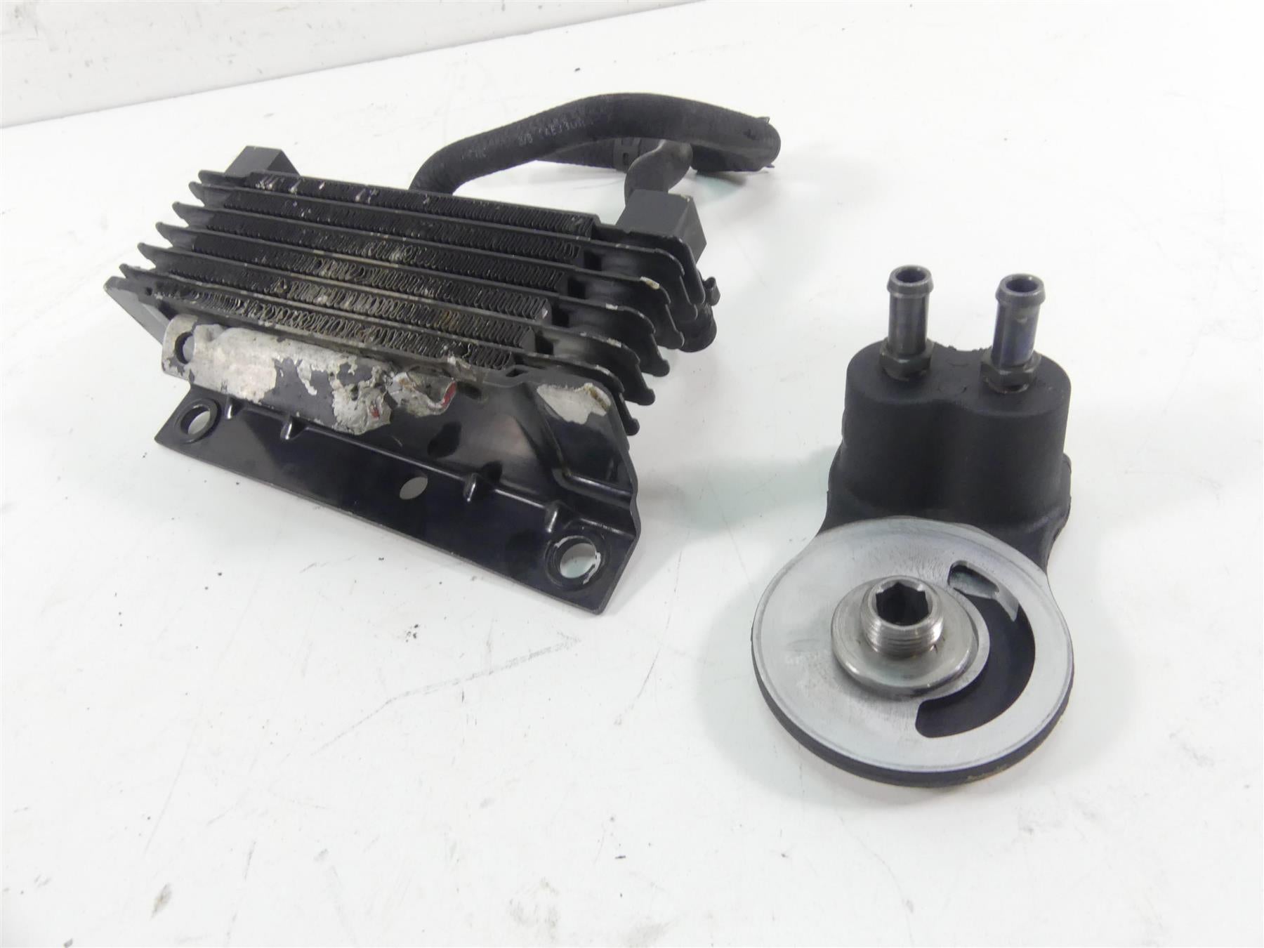 2011 Harley Touring FLTRU Road Glide Oil Cooler Flange Cover Set -Read 63083-11A {{ shop.shopifyCountryName }} - Mototech271