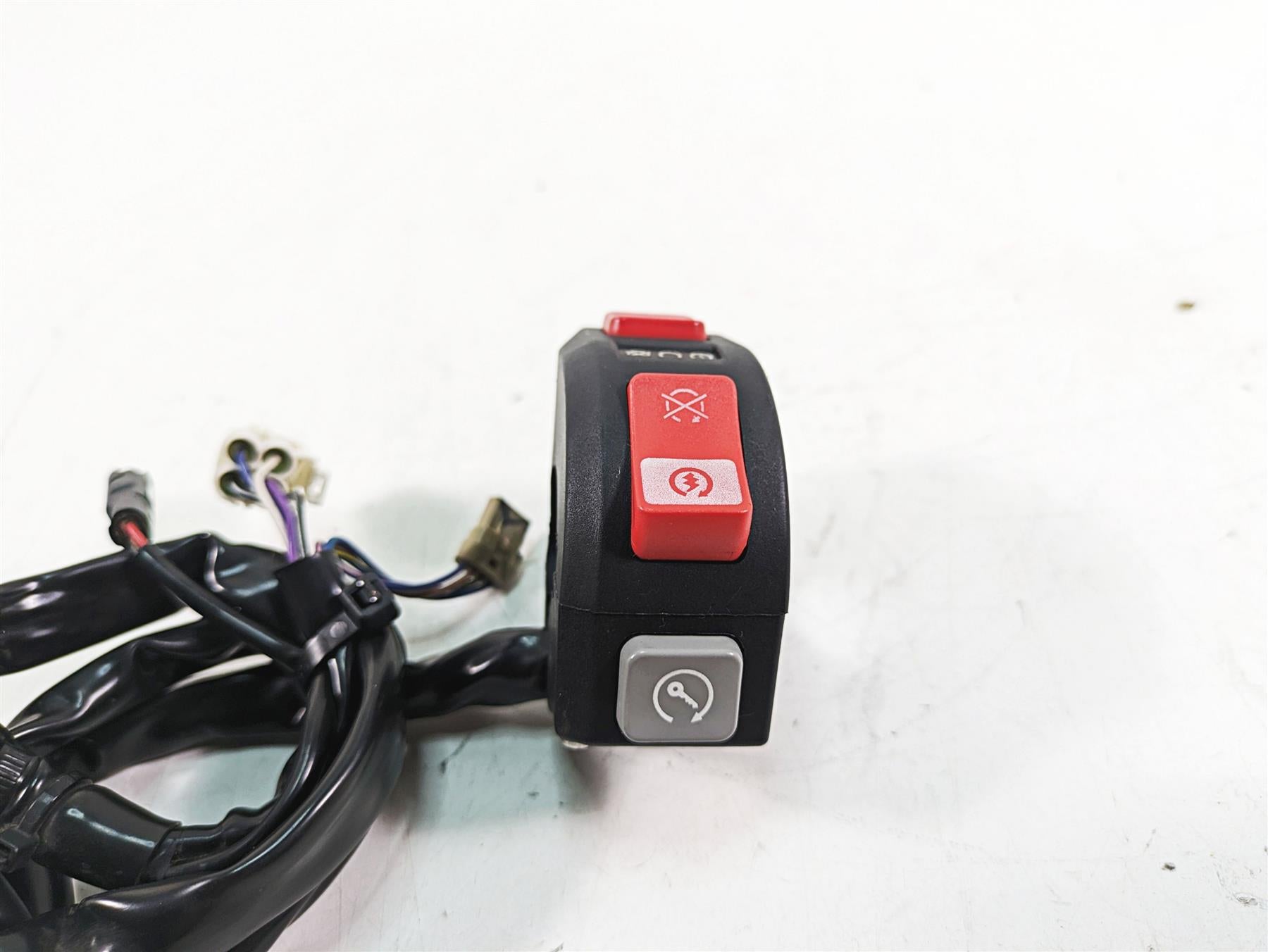 2020 KTM 1290 Super Adventure R Right Hand Start Stop Control Switch 61411174100 {{ shop.shopifyCountryName }} - Mototech271