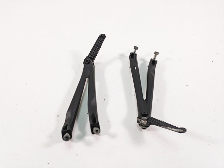 2007 Yamaha R1 YZFR1 Passenger Footpeg Rest Set -Rash 5VY-2741L-00 5VY-2742L-00 {{ shop.shopifyCountryName }} - Mototech271