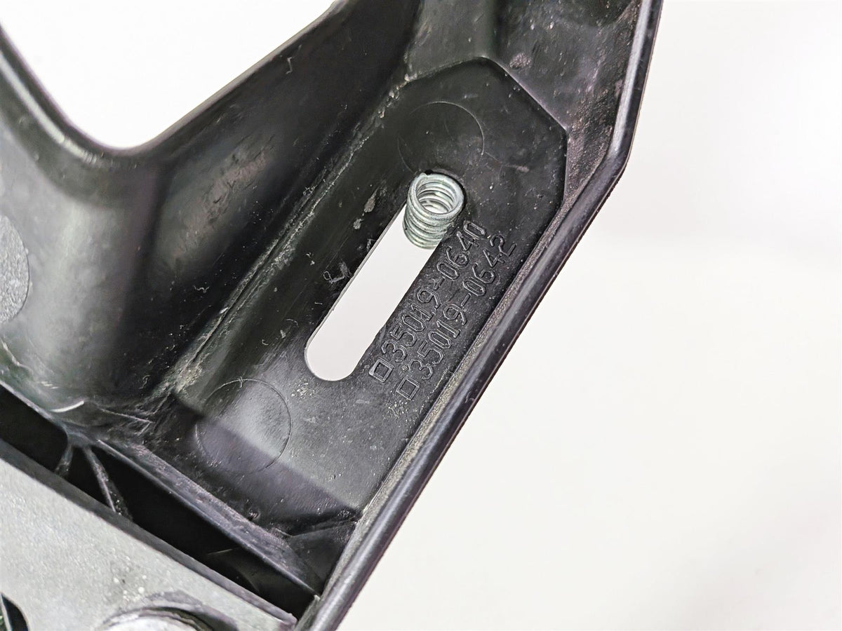 2024 Kawasaki EX500 Ninja 40th An. Rear turn Signal Blinker Fender 35019-0639 {{ shop.shopifyCountryName }} - Mototech271