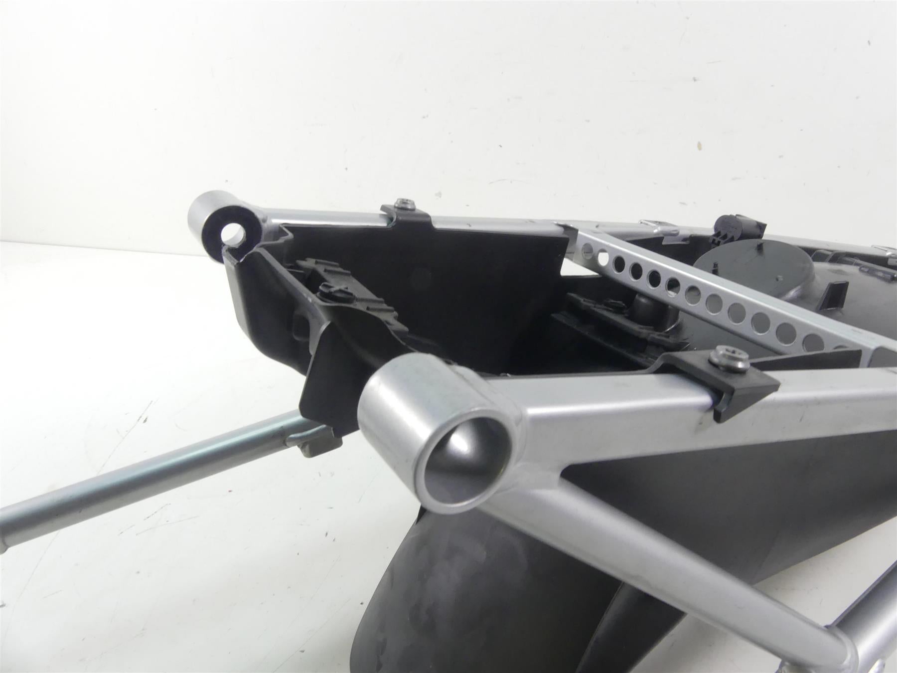 2017 BMW R1200GS GSW K50 Subframe Sub Frame & Inner Fender 46518354222 {{ shop.shopifyCountryName }} - Mototech271