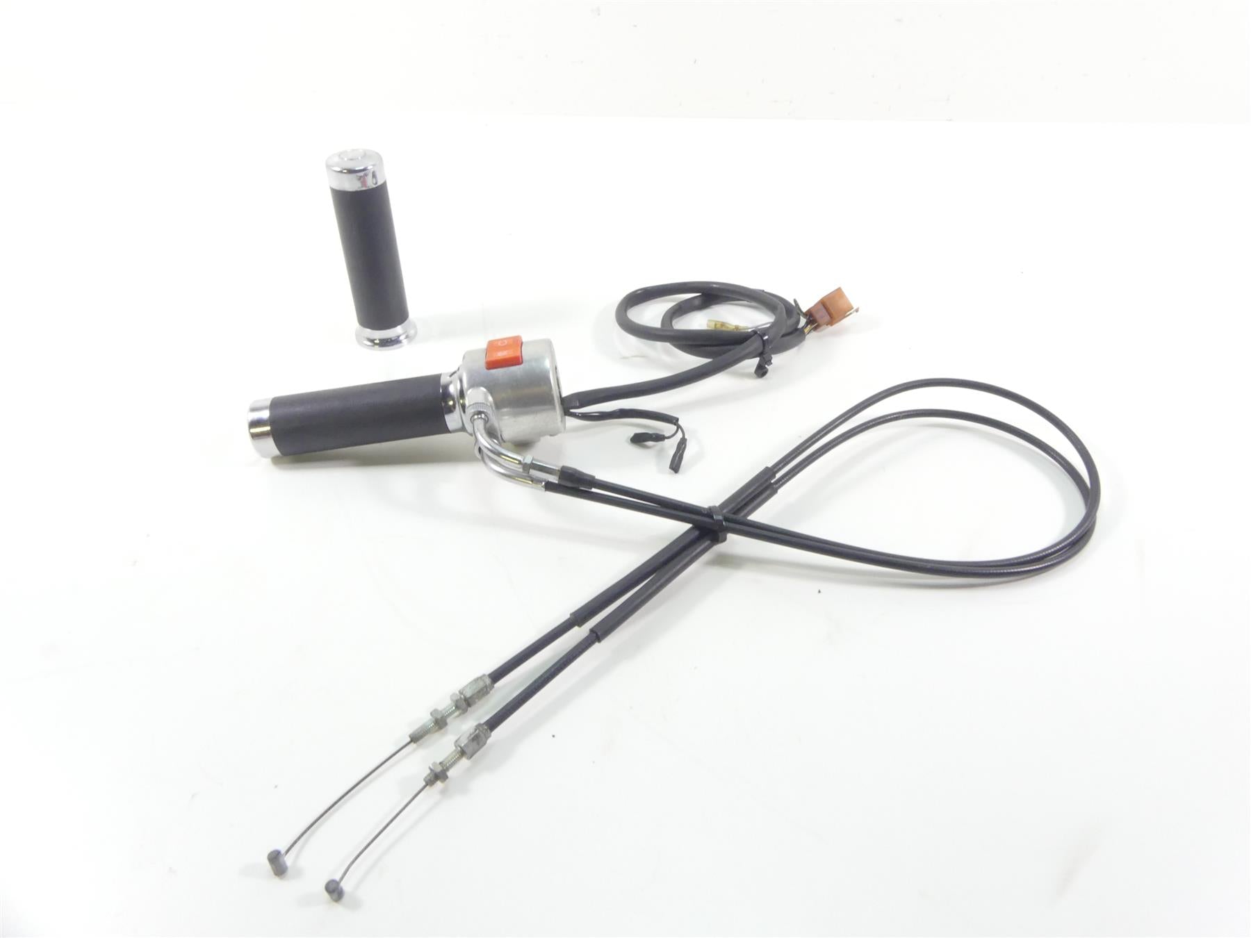 2003 Honda VT1100 C2 Shadow Sabre Right Control Switch & Throttle 35013-MAH-A02 {{ shop.shopifyCountryName }} - Mototech271