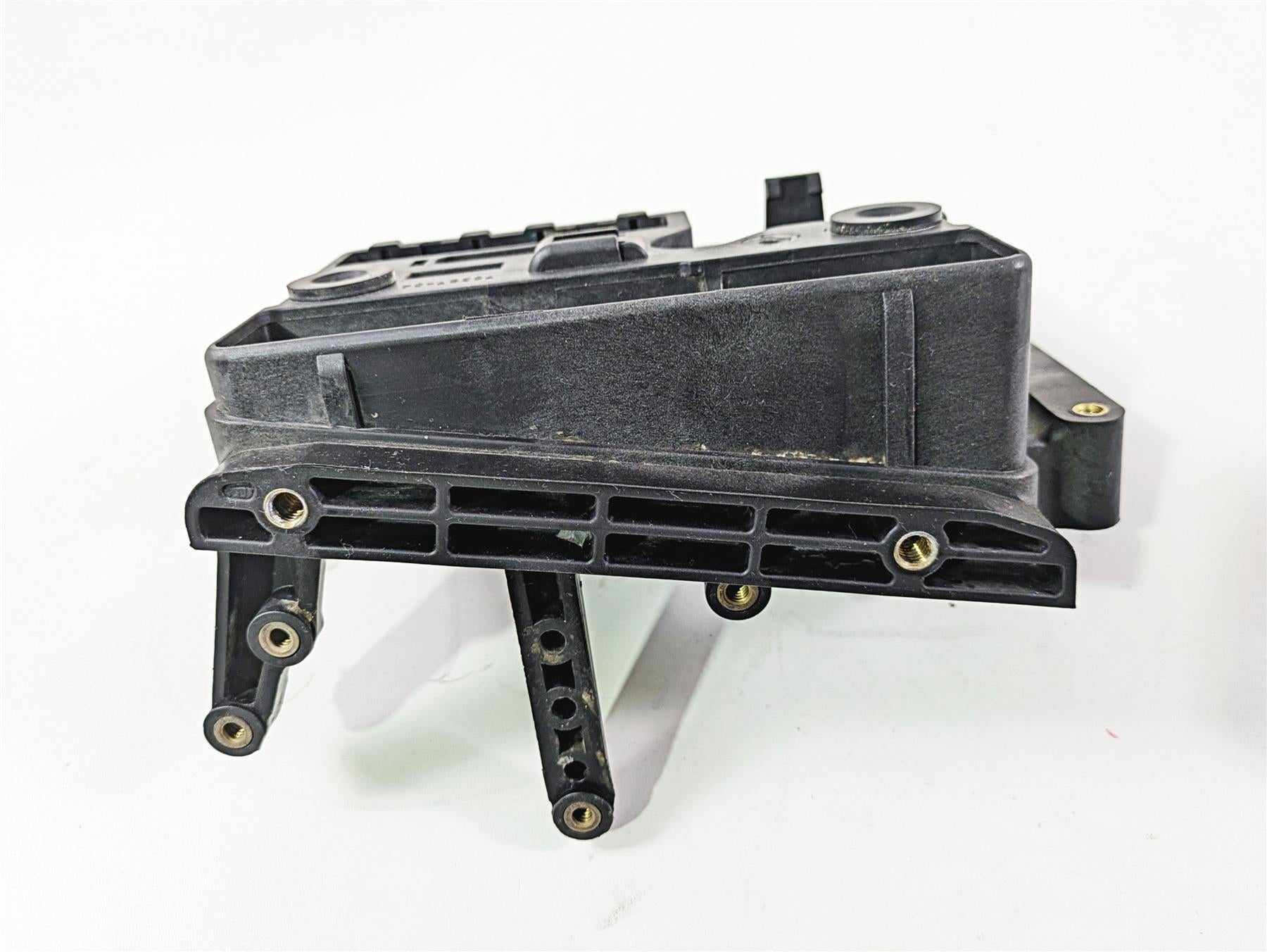 2011 Harley FXDC Dyna Super Glide Electric Tray Stay Holder 70367-04 {{ shop.shopifyCountryName }} - Mototech271