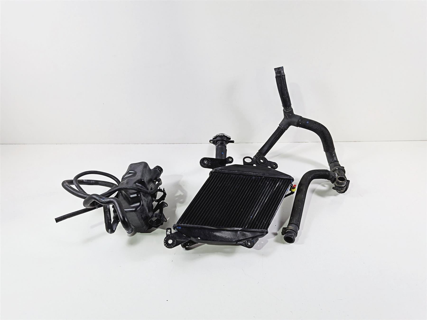2015 Ducati Diavel Dark Right Coolant Radiator Fan Set 54840881B-Mototech271