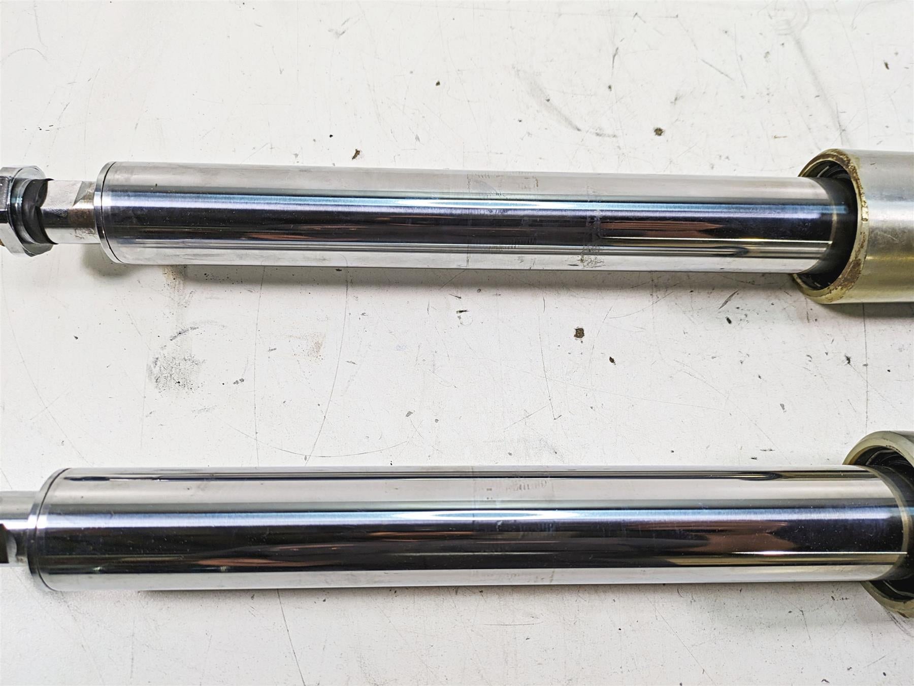 2008 Harley FLHTCU Electra Glide Front Dual Disc Fork Leg Set - Read 46497-02A {{ shop.shopifyCountryName }} - Mototech271