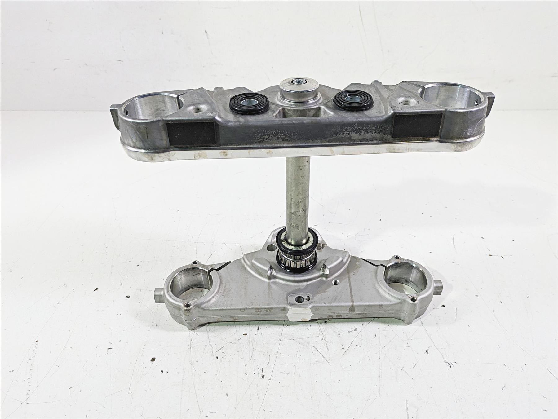 2019 Harley FLHCS Softail Heritage Upper Lower Triple Tree Set 45900181 45900195 {{ shop.shopifyCountryName }} - Mototech271