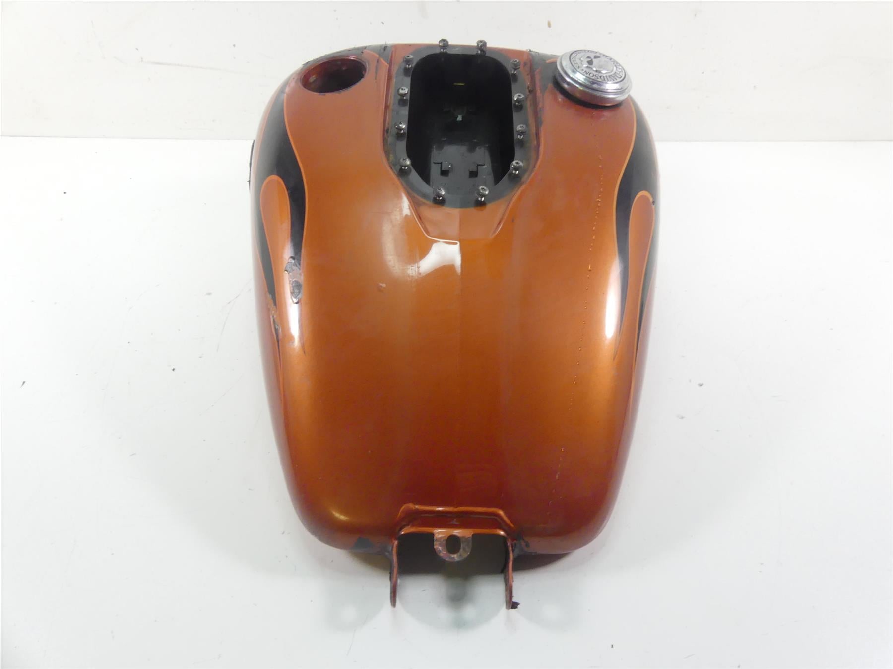 2011 Harley FXDWG Dyna Wide Glide Fuel Gas Petrol Tank Reservoir - Read 61000707 {{ shop.shopifyCountryName }} - Mototech271