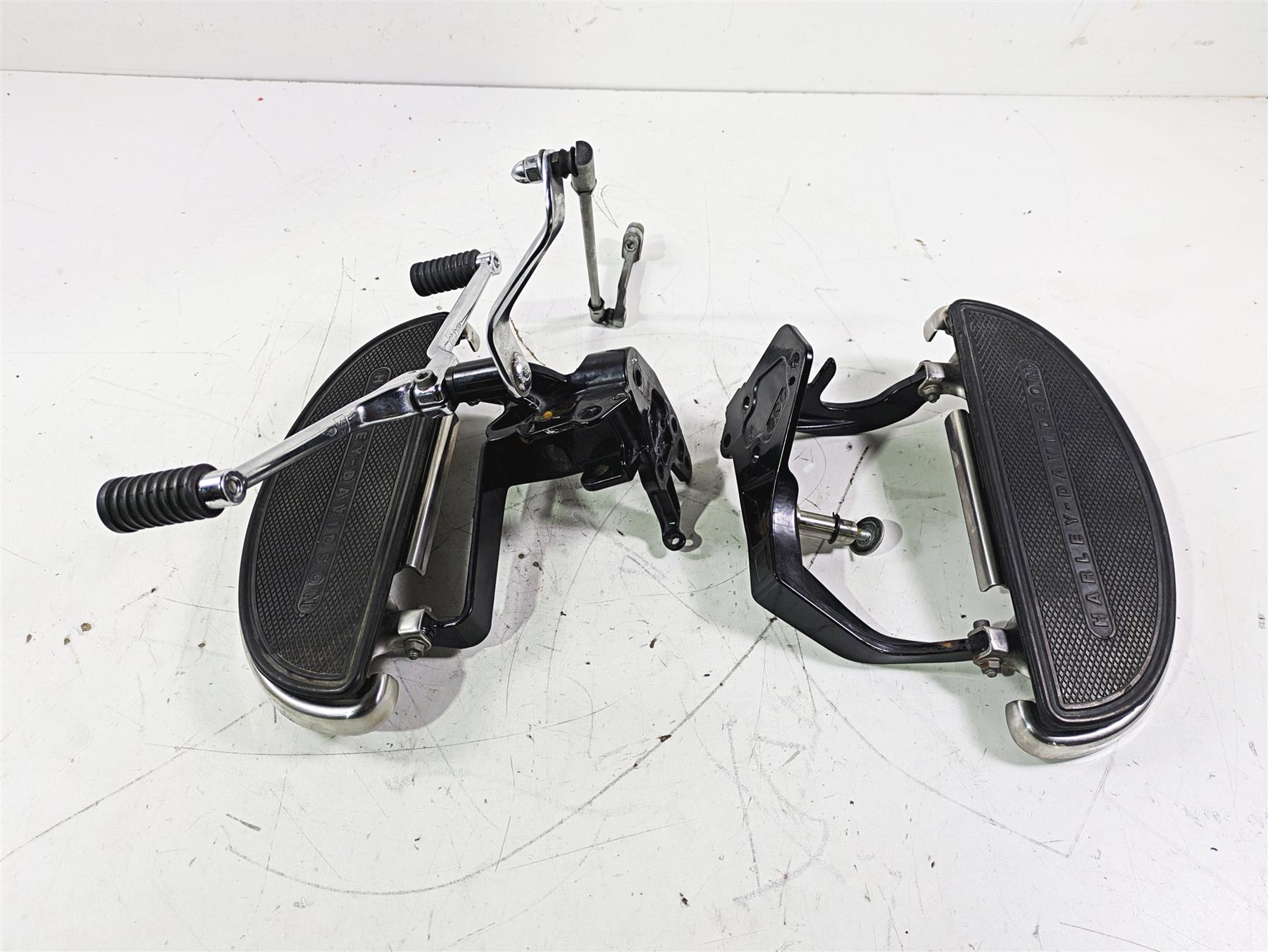 2016 Harley FLSTC Softail Heritage Left Right Front Floor Board Set 33630-07A {{ shop.shopifyCountryName }} - Mototech271