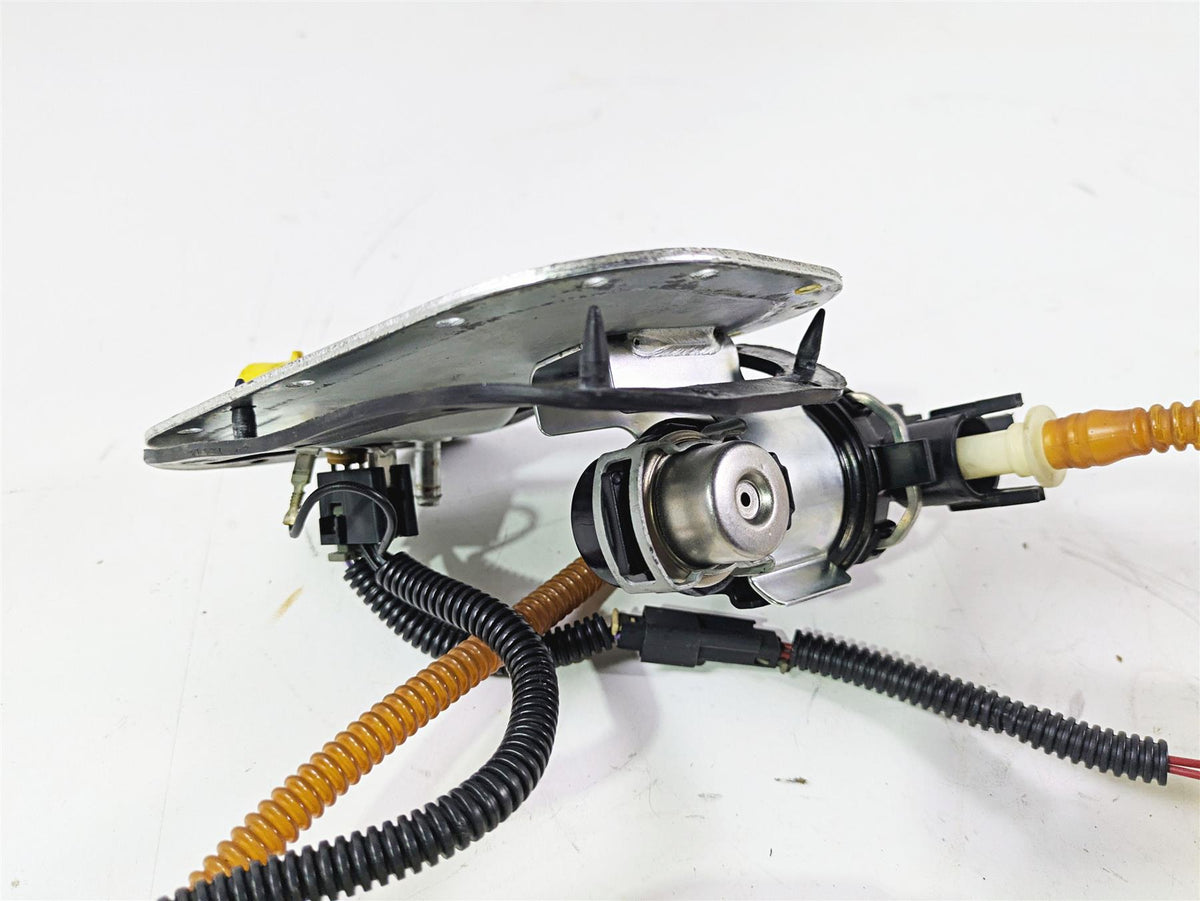 2014 Harley FLS Softail Slim Fuel Gas Petrol Pump - Tested 75252-11A 75284-08A {{ shop.shopifyCountryName }} - Mototech271