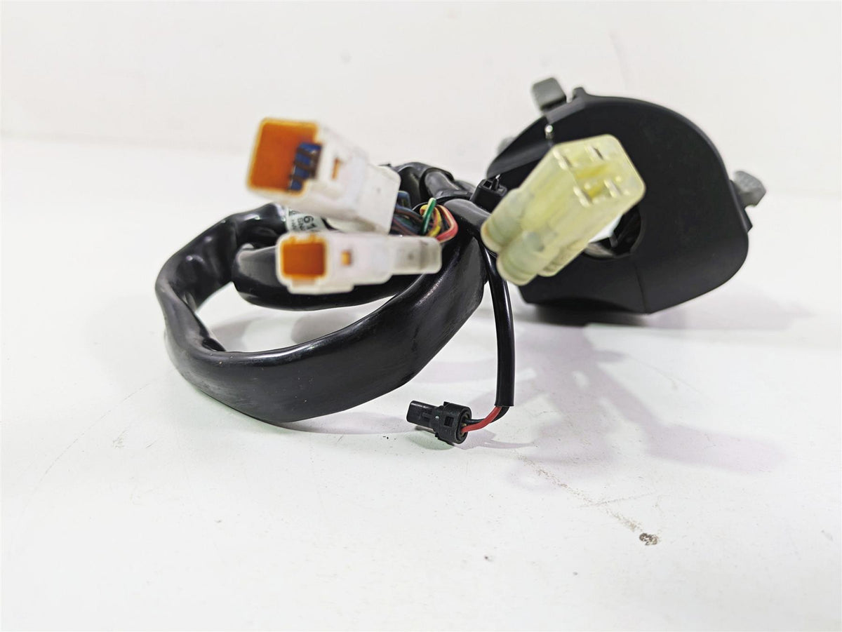 2018 KTM 1290 Super Duke R Left Hand Turn Signal Control Switch 61411170100 {{ shop.shopifyCountryName }} - Mototech271