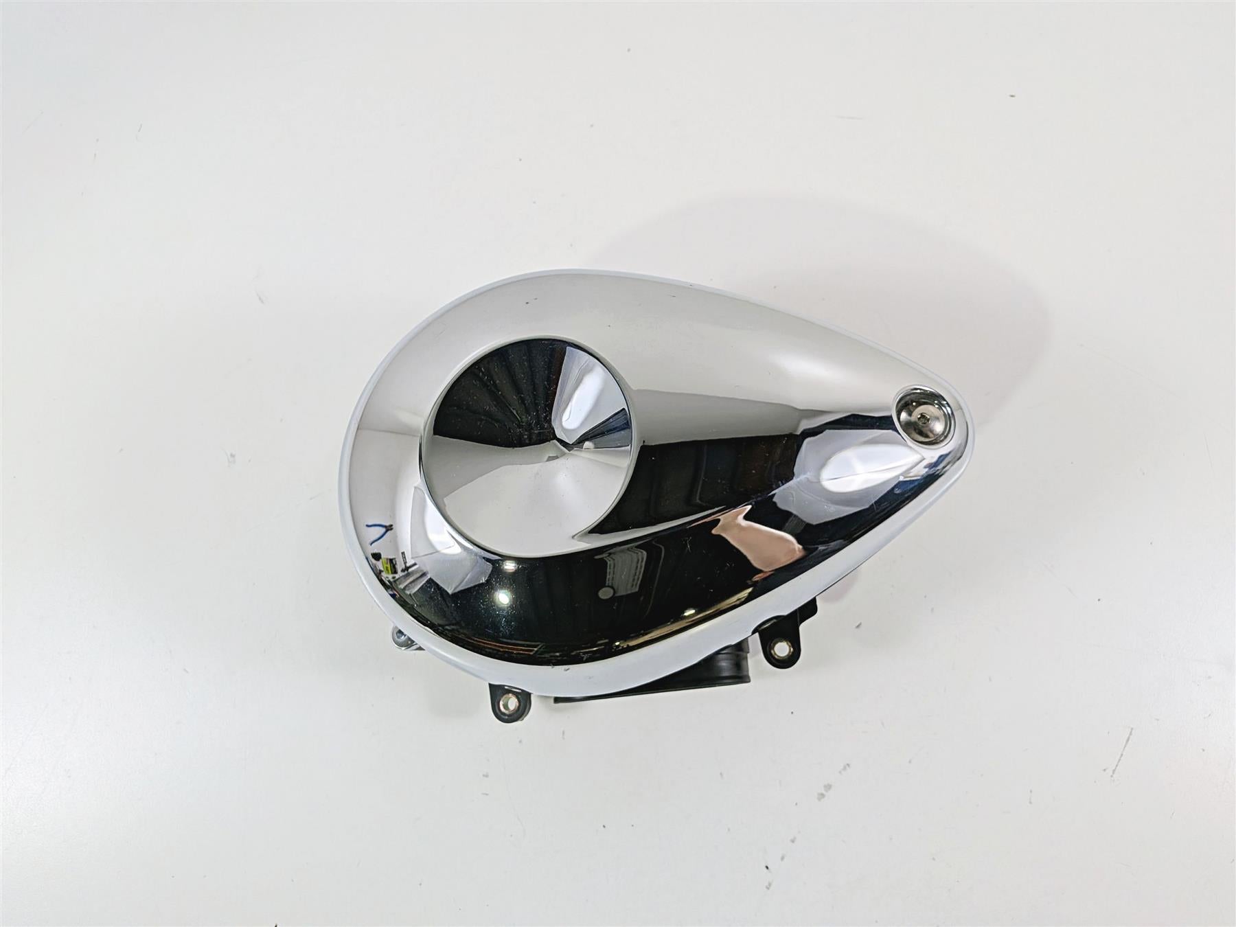 2005 Suzuki VZ800 M50 Boulevard Air Cleaner Case & Chrome Cover 13701-39G01 {{ shop.shopifyCountryName }} - Mototech271