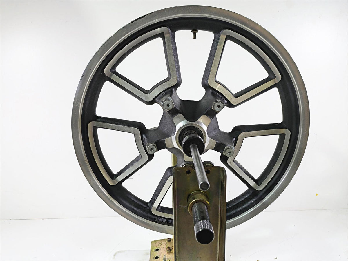 2015 Harley FXDL Dyna Low Rider Nice Oem Front Wheel Rim 19x2.5 Cast 43300280 {{ shop.shopifyCountryName }} - Mototech271