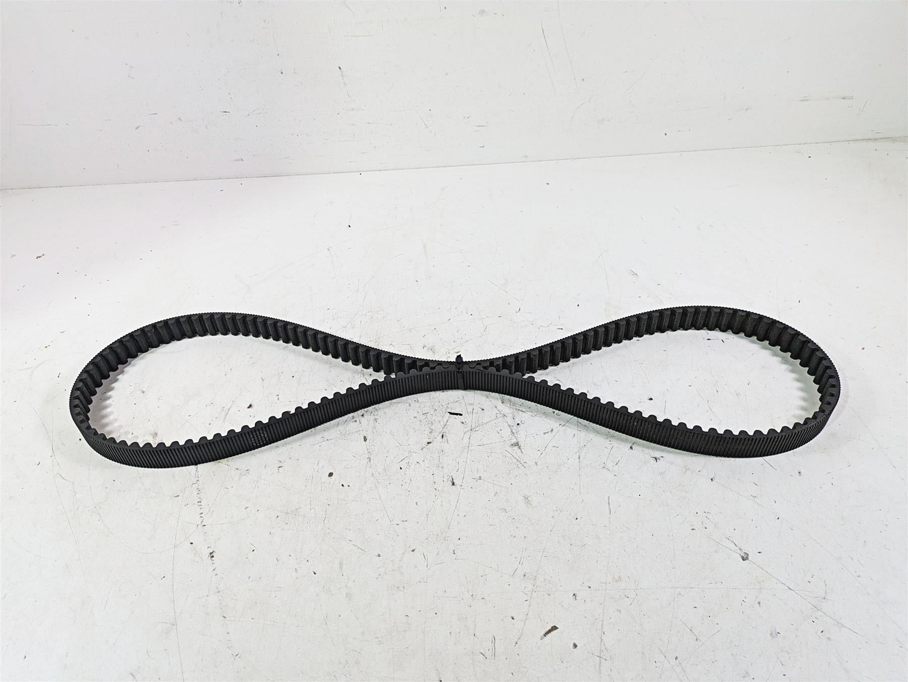 2002 Harley FLSTC Softail Heritage Classic Rear Drive Belt 135T 1 1/8" 40307-00B {{ shop.shopifyCountryName }} - Mototech271