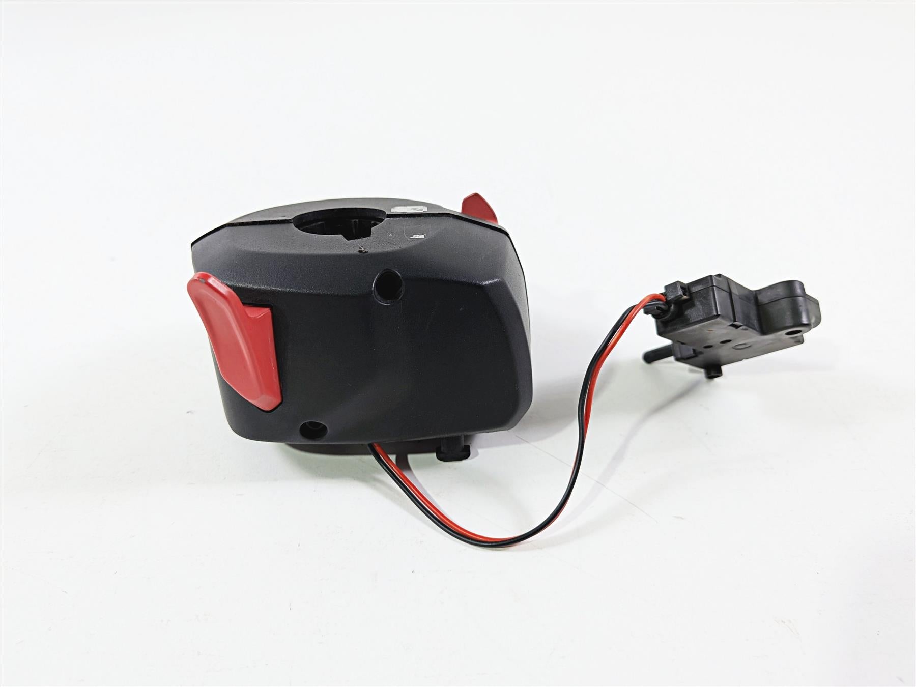 2019 Triumph Speed Triple RS 1050 Left Hand Control Switch Cruise T2044781 {{ shop.shopifyCountryName }} - Mototech271