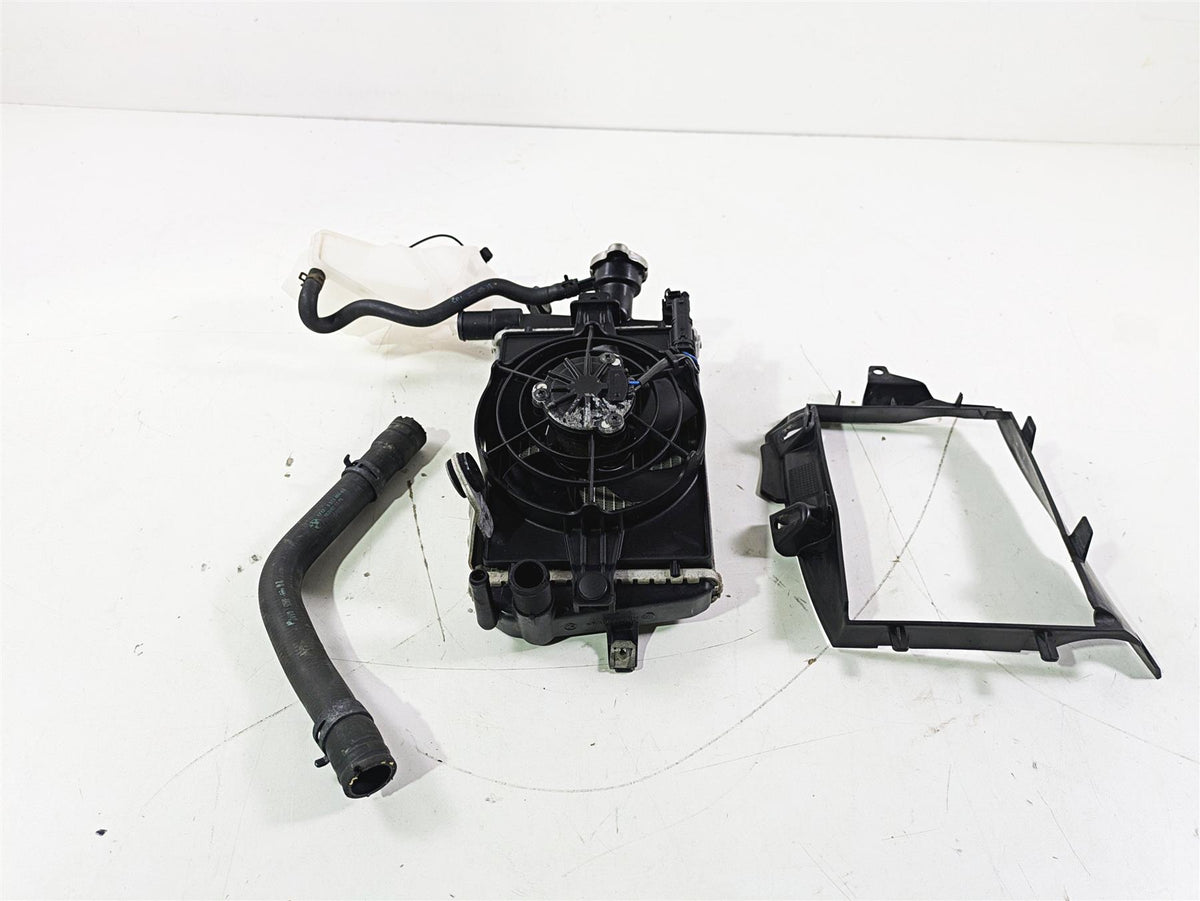 2015 BMW R1200GS Adv K51 Right Radiator Fan Reservoir & Cover 17118546416 {{ shop.shopifyCountryName }} - Mototech271
