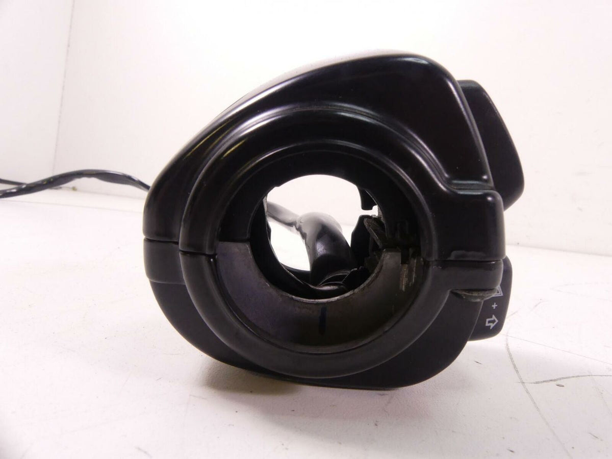 2009 Harley VRSCAW V-Rod Left Control Switch Turn Signal Horn Lights 71682-06A {{ shop.shopifyCountryName }} - Mototech271