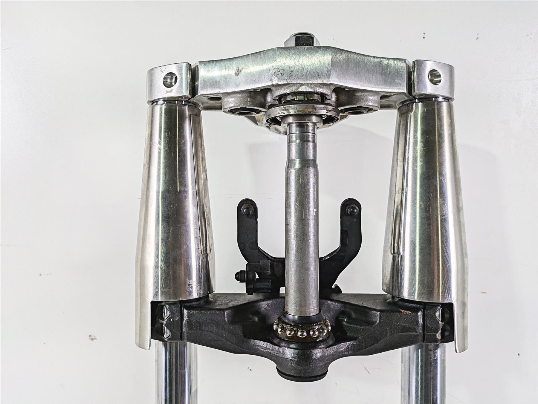 2007 Yamaha XVS1300 V-Star Front Fork Leg Caliper Set 3D8-23102-00-00 {{ shop.shopifyCountryName }} - Mototech271