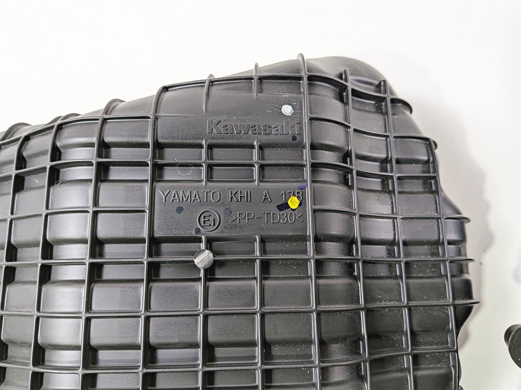 2024 Kawasaki EX500 Ninja 40th An. Air Cleaner Breather Filter Box 11010-1858 {{ shop.shopifyCountryName }} - Mototech271