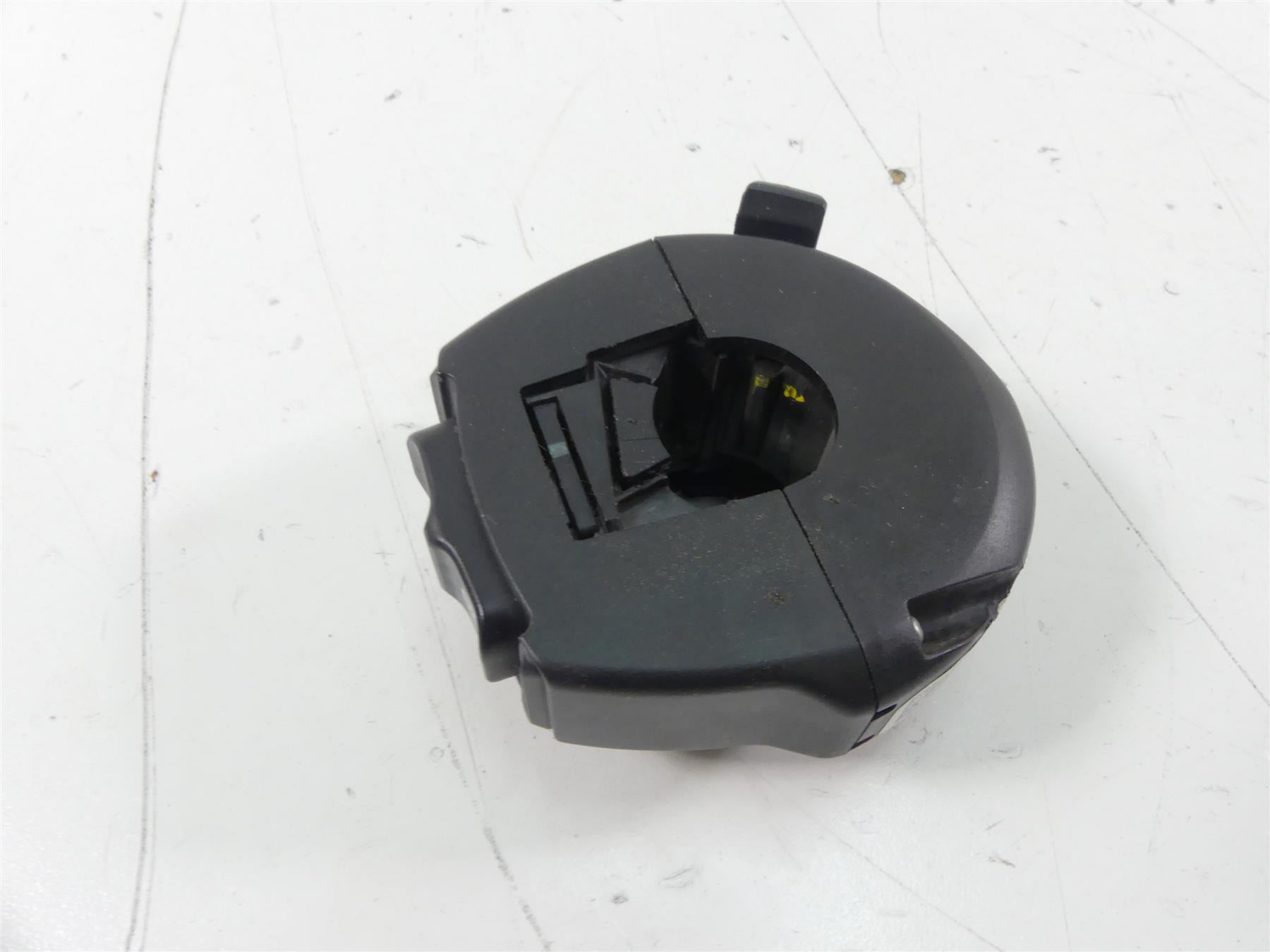 2019 Indian Motorcycle Co. FTR1200 Right Hand Start Kill Control Switch 2414355 {{ shop.shopifyCountryName }} - Mototech271