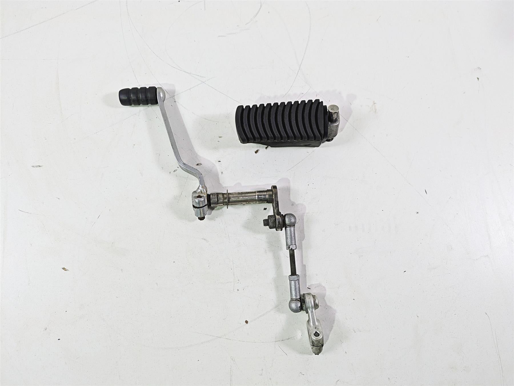 2009 BMW R1200RT K26 Left Footpeg Foot Peg & Gear Shift Lever 46717675289 {{ shop.shopifyCountryName }} - Mototech271