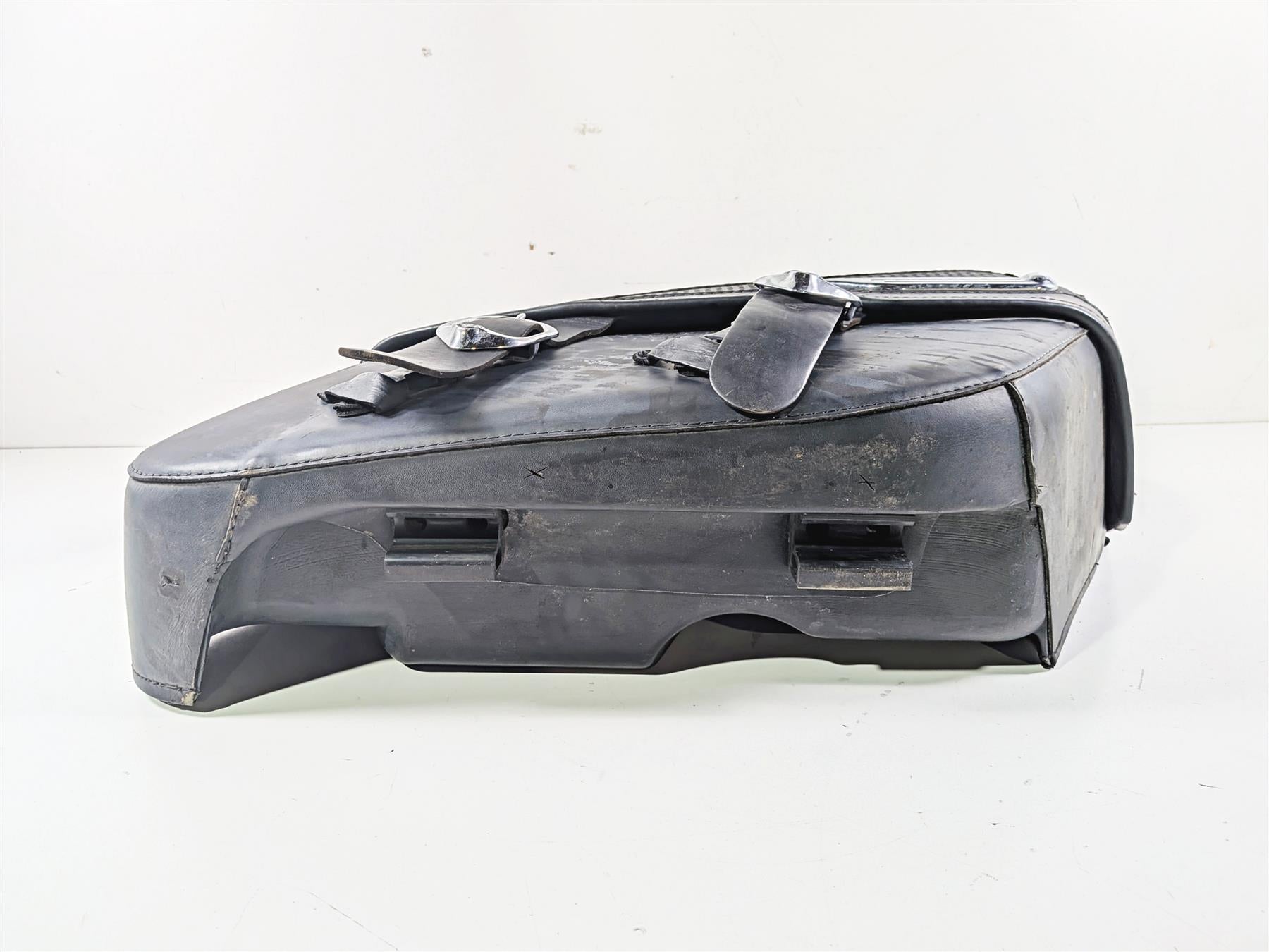 2000 Harley Touring FLHRCI Road King Right Saddlebag Saddle Bag 91138-98C {{ shop.shopifyCountryName }} - Mototech271