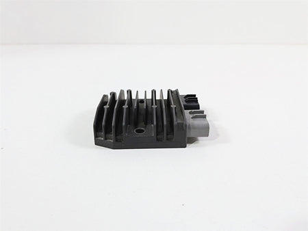 2008 Yamaha YZF R1 RN19 Oem Rectifier Voltage Regulator 1D7-81960-00-00 FH012AA {{ shop.shopifyCountryName }} - Mototech271