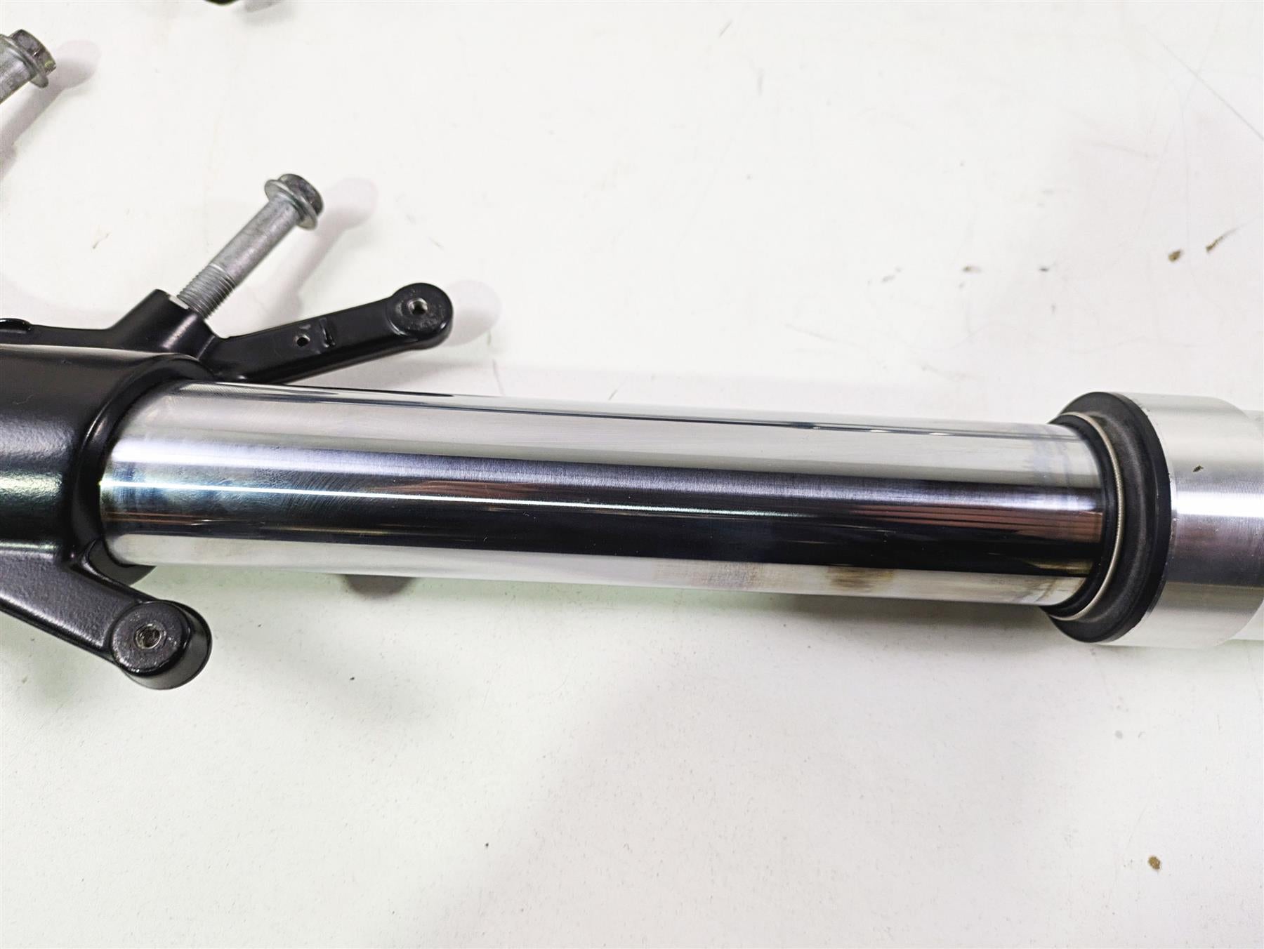 2016 Moto Guzzi Stelvio 1200 8V NTX Straight 2A Front Fork Leg Set - Read 887091 {{ shop.shopifyCountryName }} - Mototech271