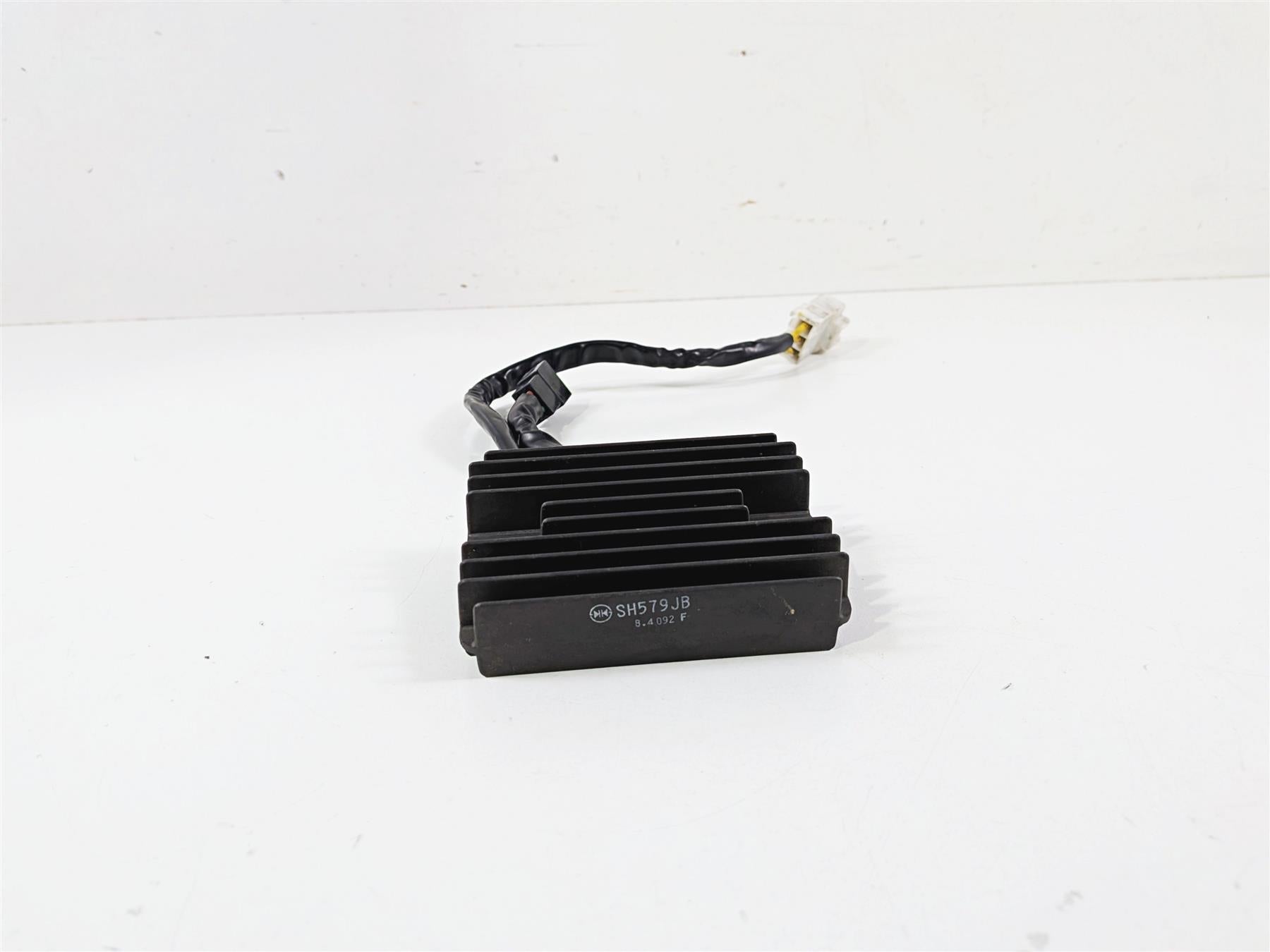 2018 Aprilia RSV4 RR Rectifier Voltage Regulator B043488 {{ shop.shopifyCountryName }} - Mototech271