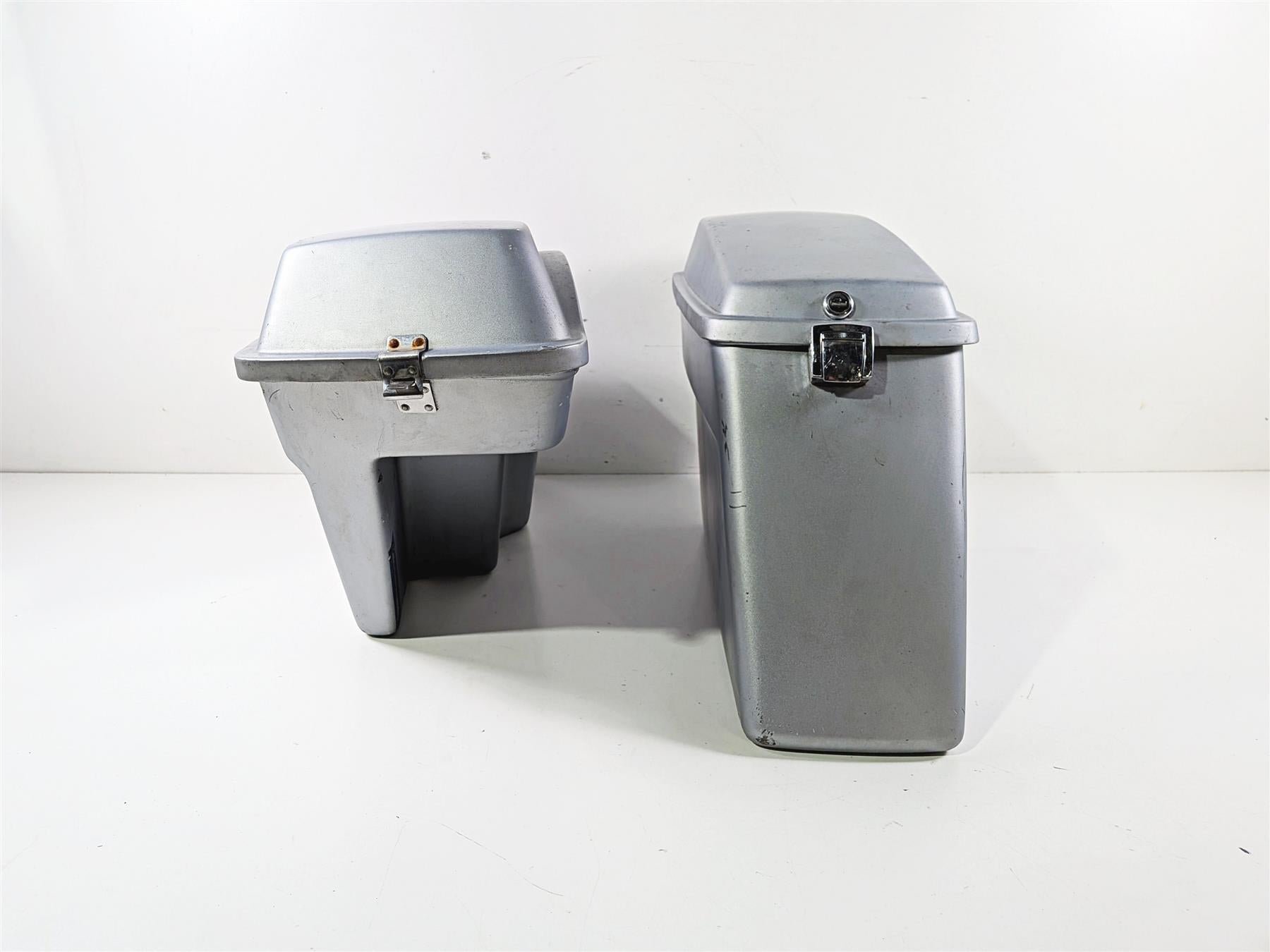 1990 Harley Touring FLHTC Electra Glide Left Right Saddlebag Saddle Bag Set {{ shop.shopifyCountryName }} - Mototech271