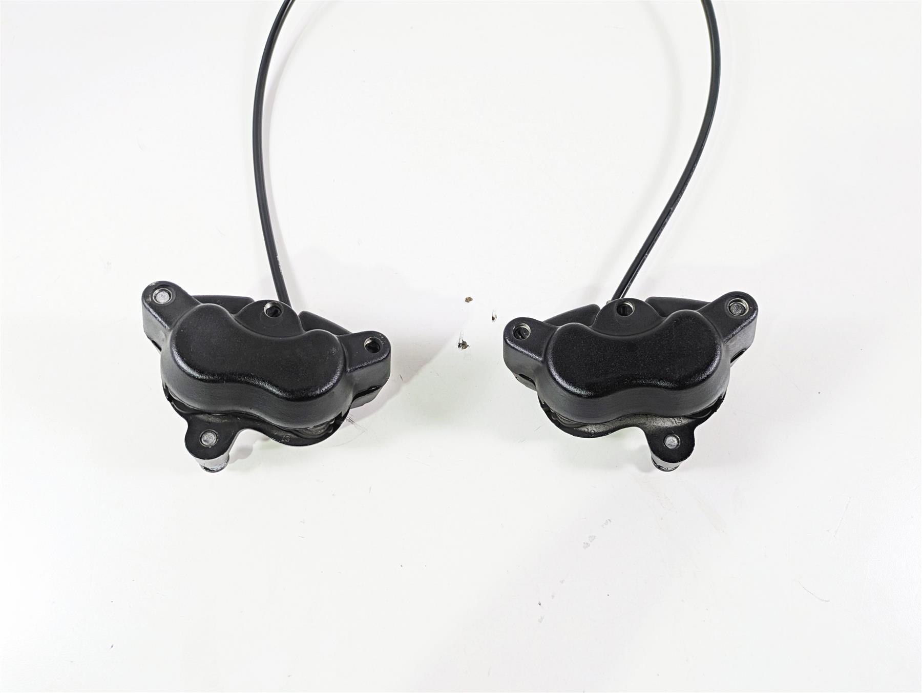 2014 Harley FXDF Dyna Fat Bob Front Brake Caliper & Line Set 41300001 41300002 {{ shop.shopifyCountryName }} - Mototech271