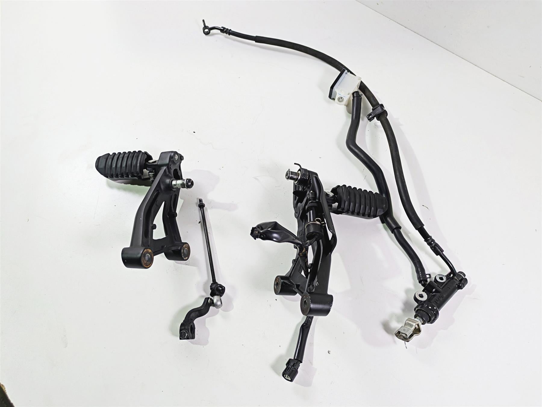 2021 Honda CMX500 Rebel Left Right Foot Peg Rest Set 50600-K87-A00 50700-K87-A00 {{ shop.shopifyCountryName }} - Mototech271