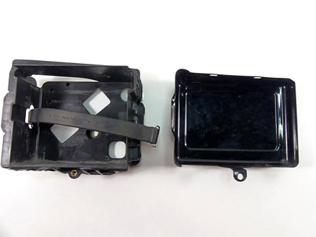 2017 Harley Dyna FXDB Street Bob Battery Carrier & Black Side Cover 70379-06B {{ shop.shopifyCountryName }} - Mototech271