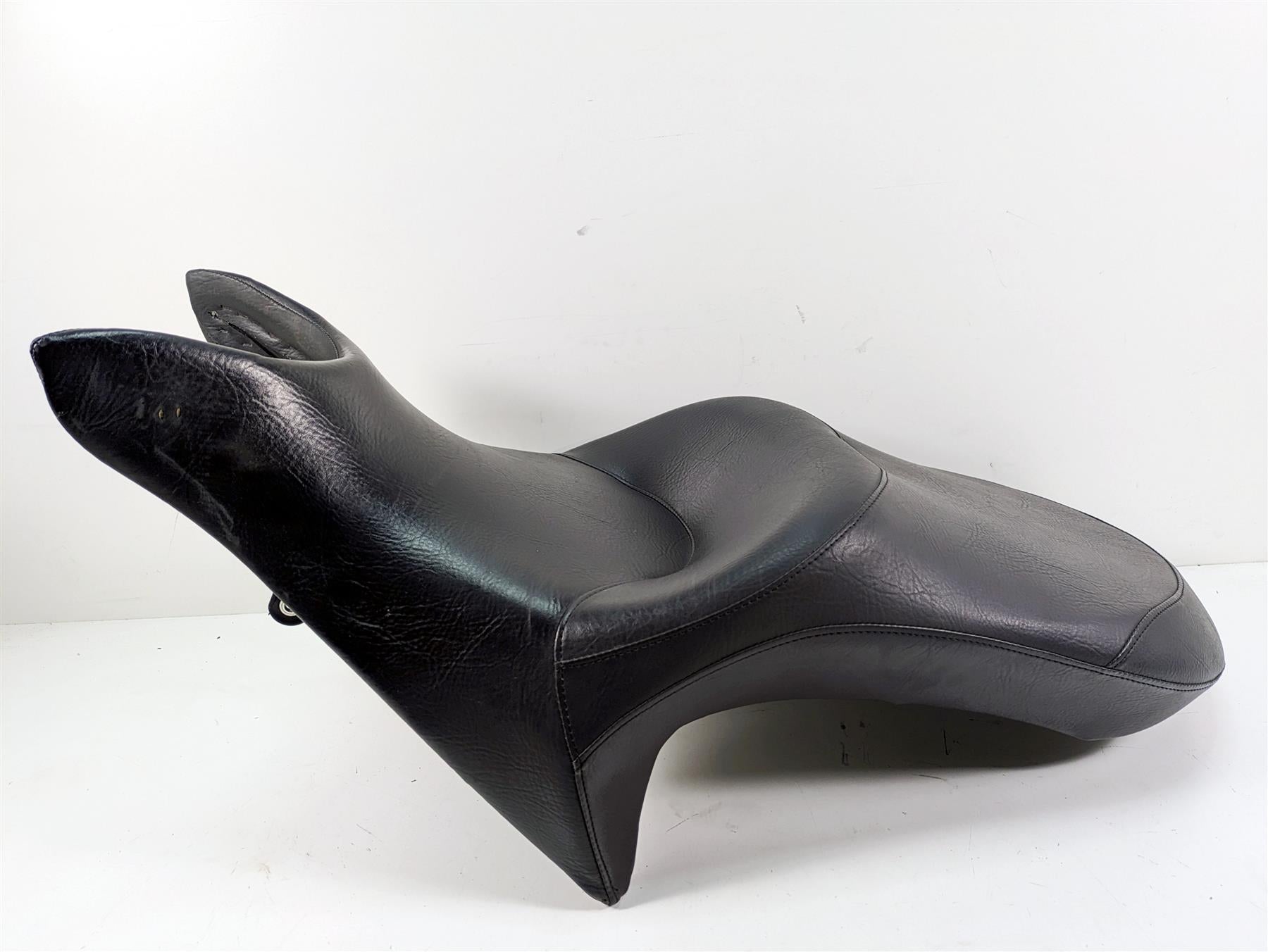 2011 Victory Cross Country Unheated Seat Saddle Rider Passenger Duo 5438107 {{ shop.shopifyCountryName }} - Mototech271