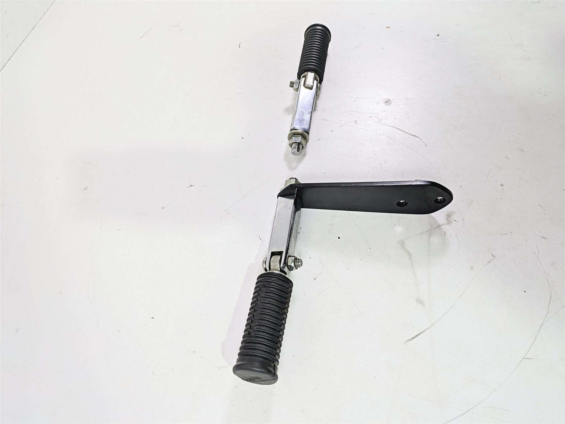 2008 Harley FXDL Dyna Low Rider 105TH Highway Footpeg Rest Set 49354-01 {{ shop.shopifyCountryName }} - Mototech271