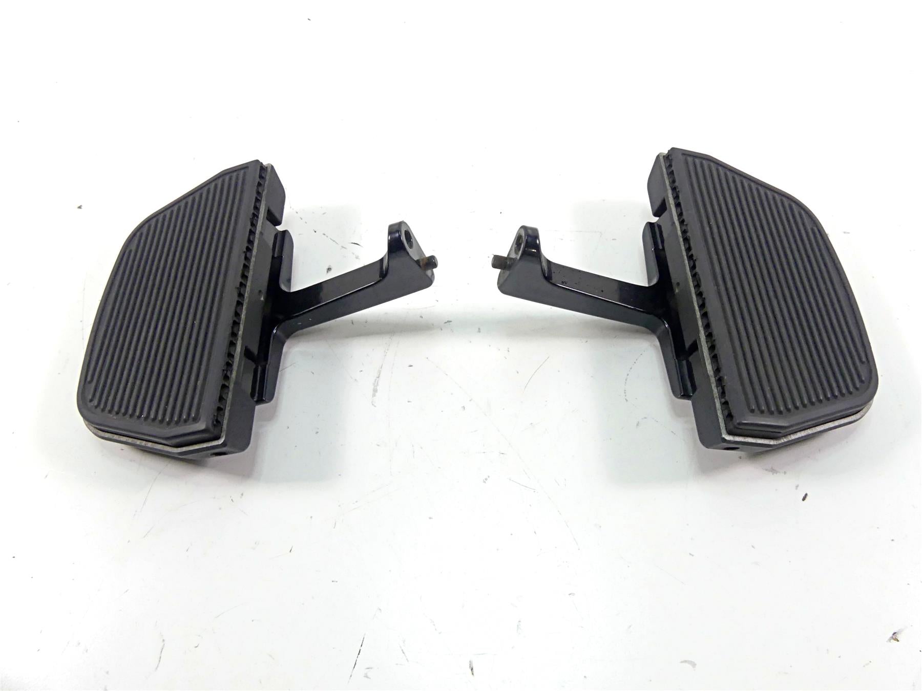 2007 Harley Touring FLHRC Road King Rear Passenger Floor Board Set 52719-93B {{ shop.shopifyCountryName }} - Mototech271