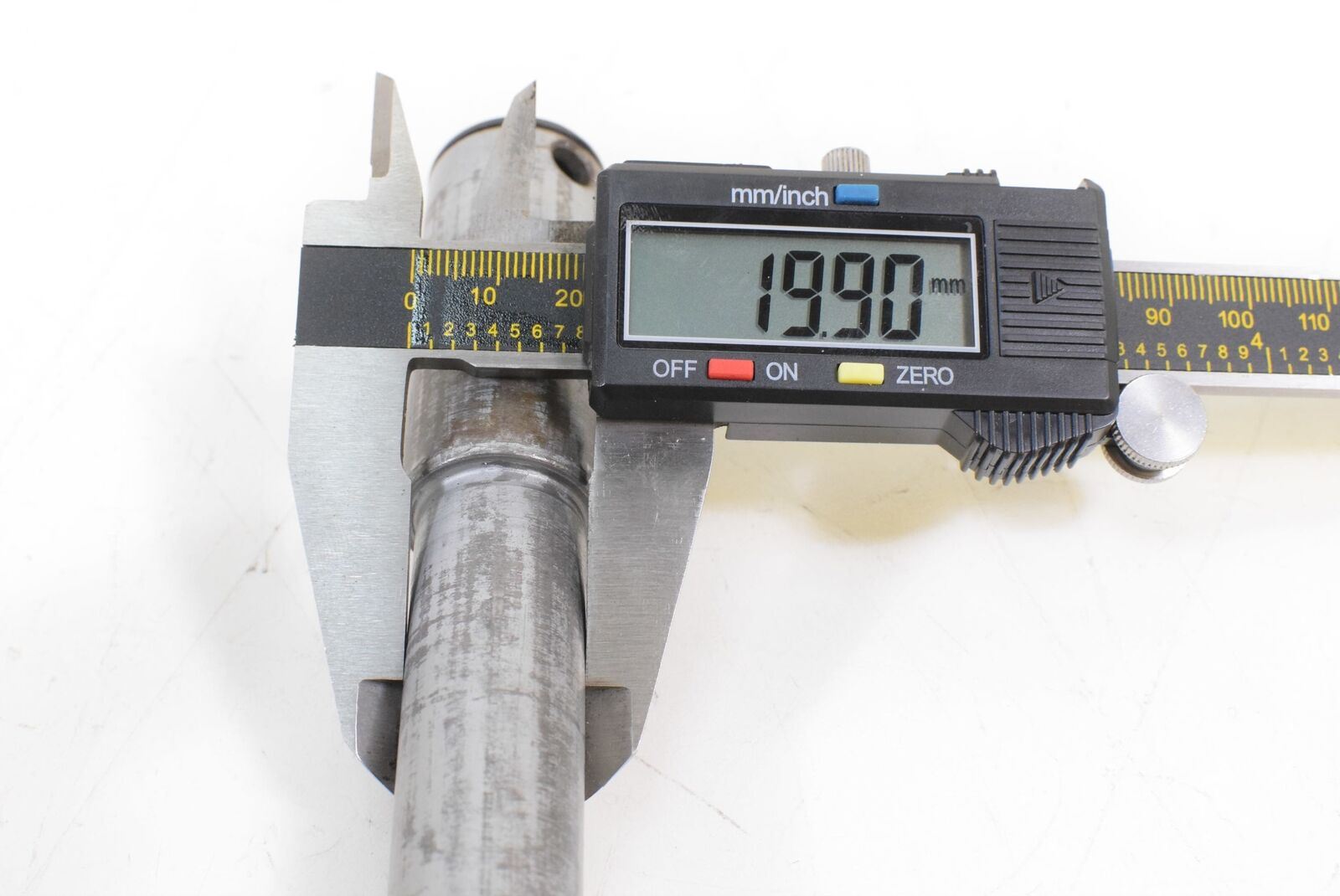 1998 'BMW R1100GS R1100 GS 259E Front 20mm Axle Wheel Spindle 36312335577 {{ shop.shopifyCountryName }} - Mototech271