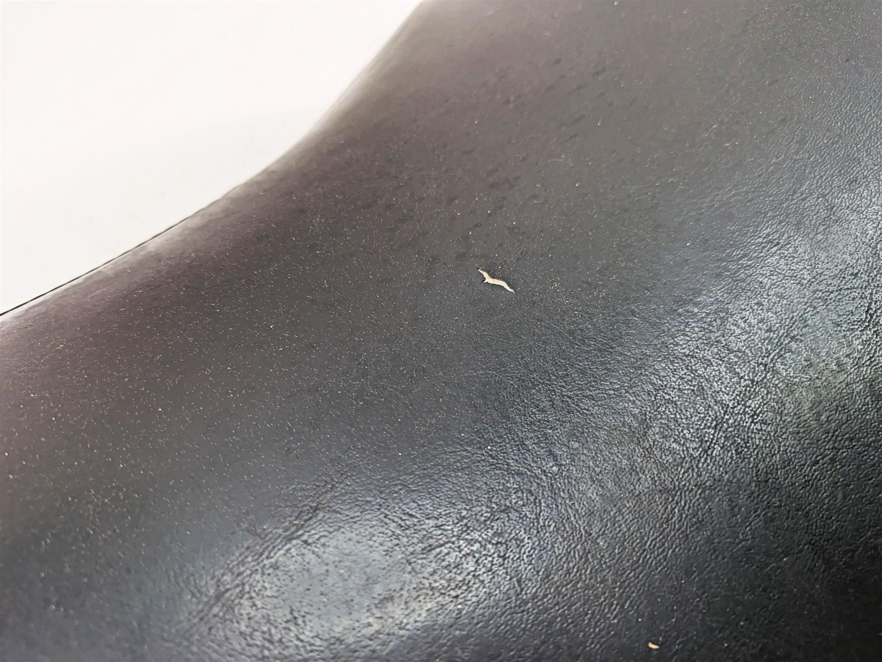 2006 Harley FLSTI Softail Heritage Oem Rider Driver Seat Saddle 51203-06 {{ shop.shopifyCountryName }} - Mototech271