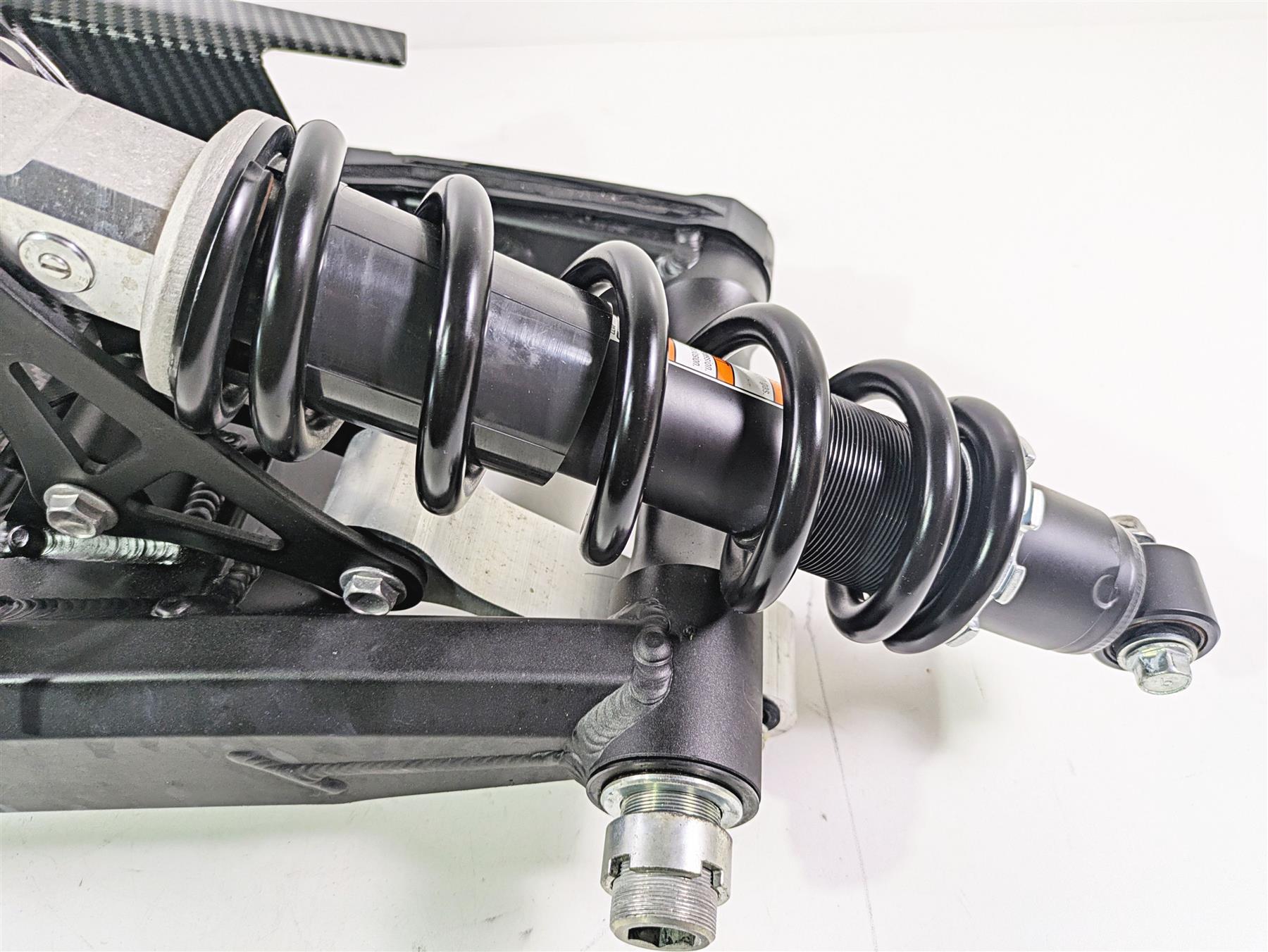 2020 Kawasaki Z900 ZR900 Swingarm Shock & Linkage Set 33001-0732-18R {{ shop.shopifyCountryName }} - Mototech271